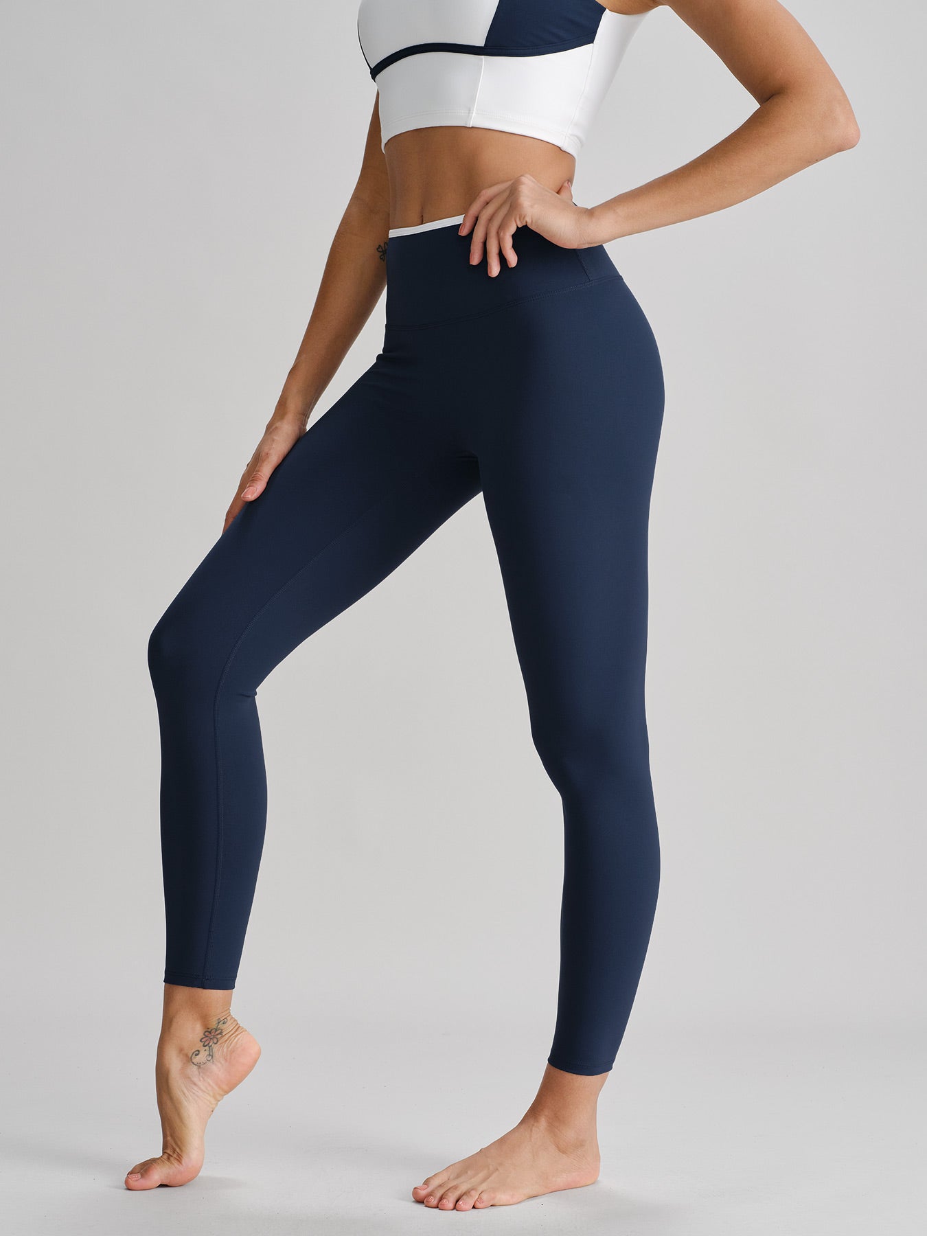 Women's Knitted Nylon Sports Leggings Sustainable Yoga Bottoms - BERLOOK
