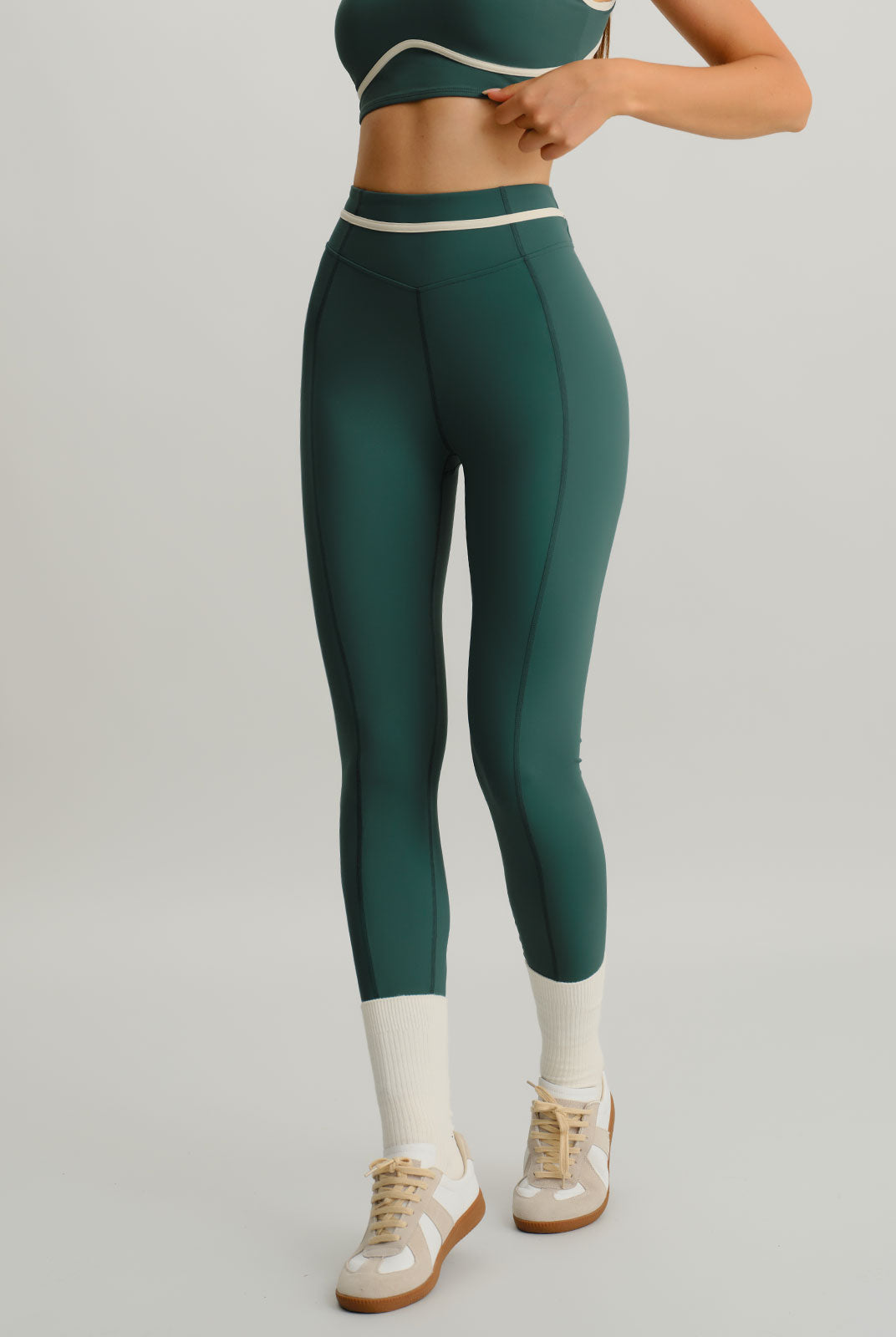 Women's Knitted Nylon Sports Leggings Sustainable Yoga Bottoms - BERLOOK