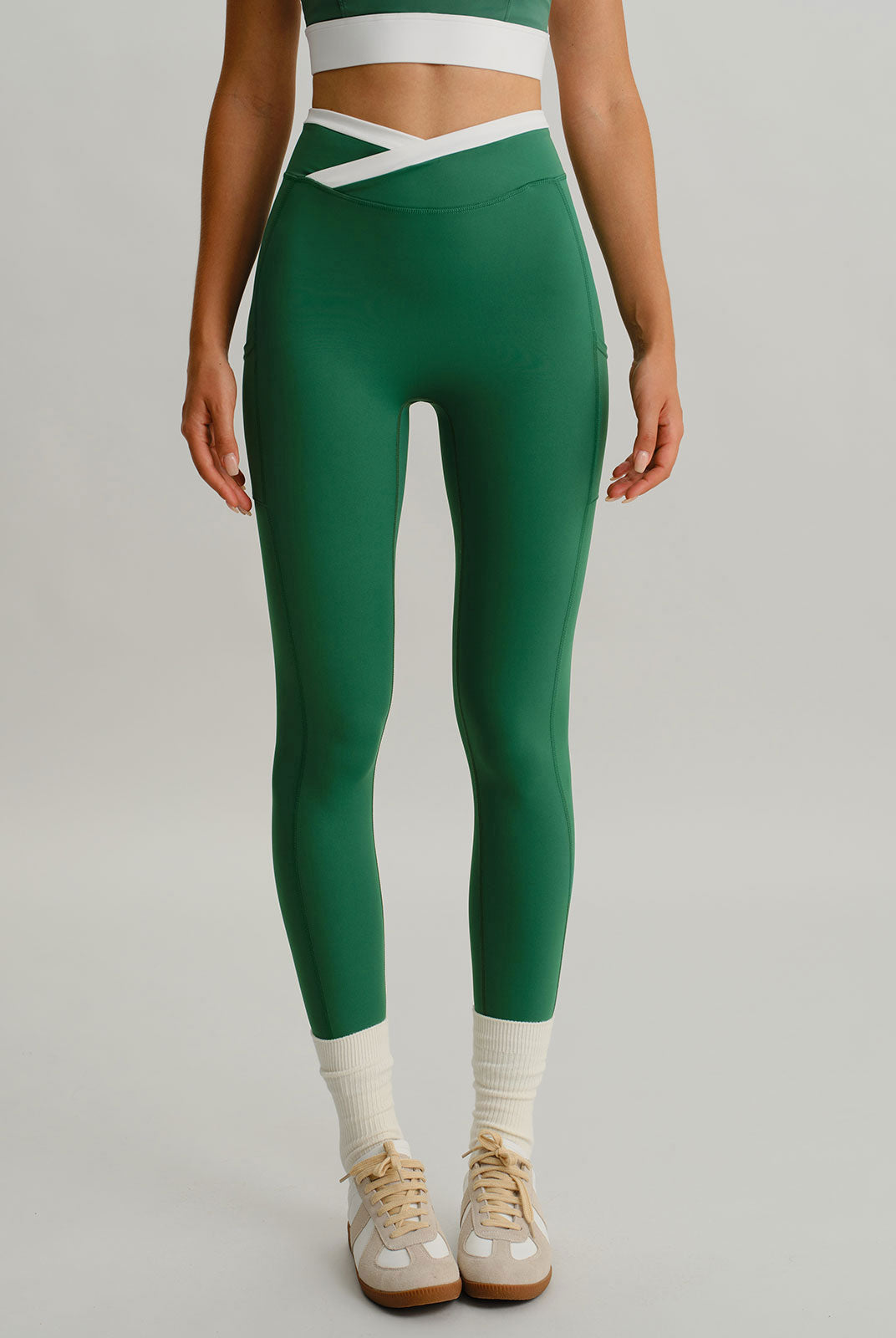 Women's Knitted Nylon Sports Leggings Sustainable Yoga Bottoms - BERLOOK