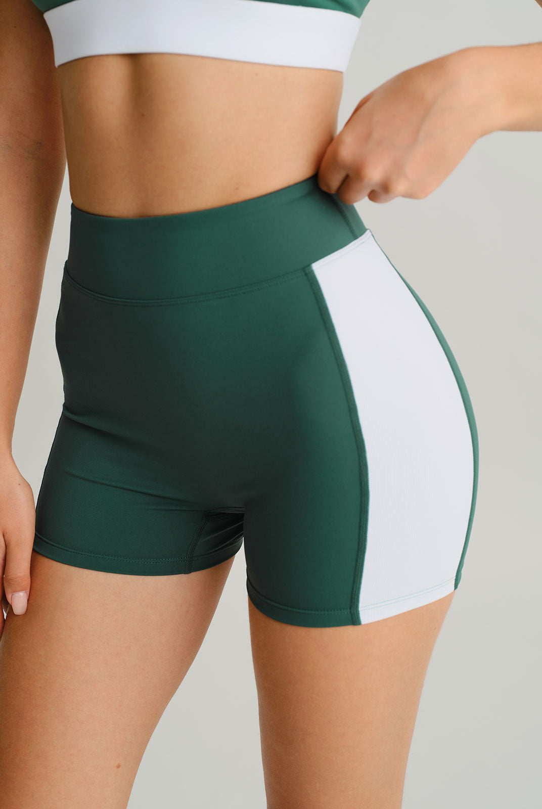 Women's Knitted Nylon Sports Shorts Green Sustainable Yoga Bottoms - BERLOOK