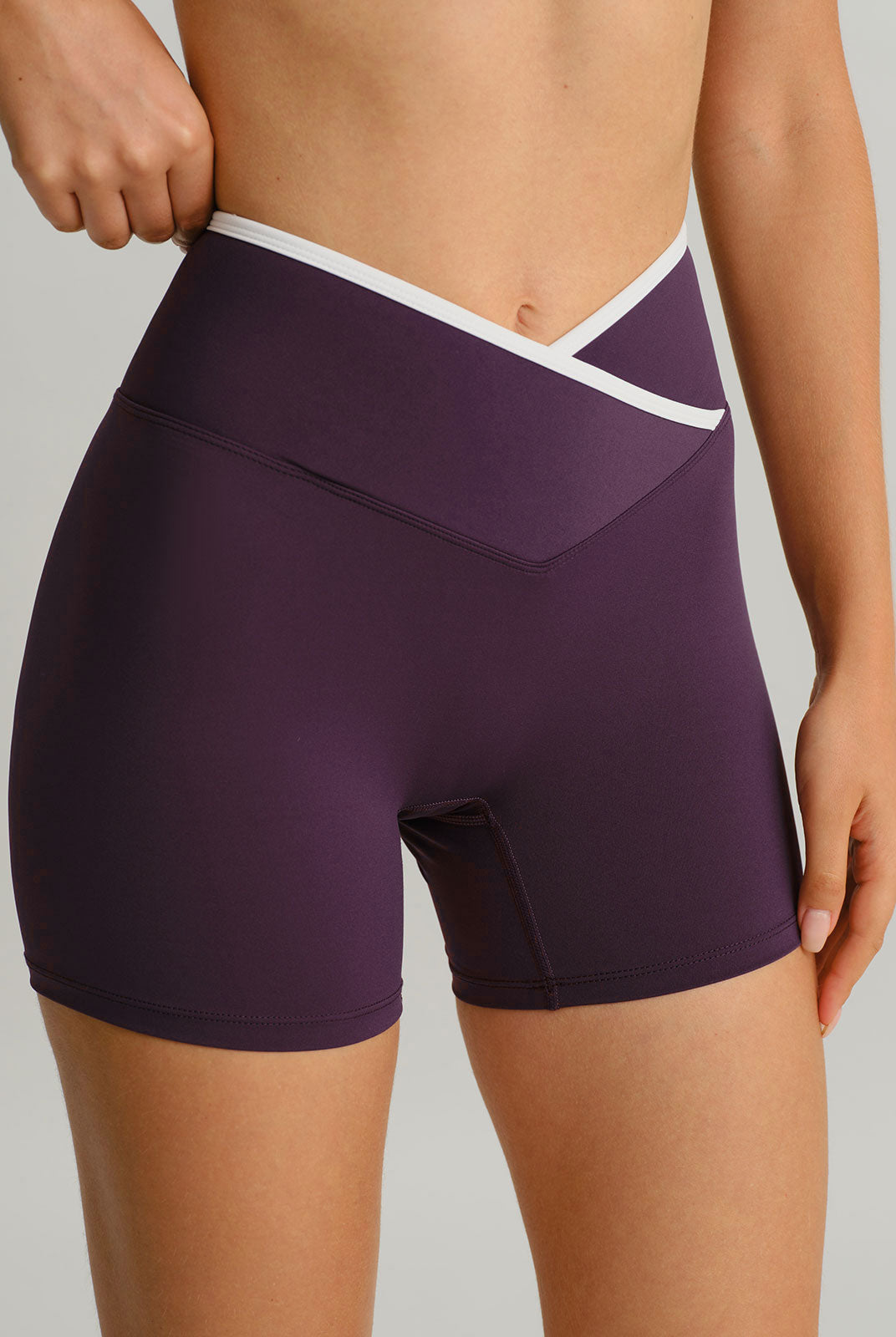 Women's Knitted Nylon Sports Shorts Sustainable Yoga Bottoms - BERLOOK