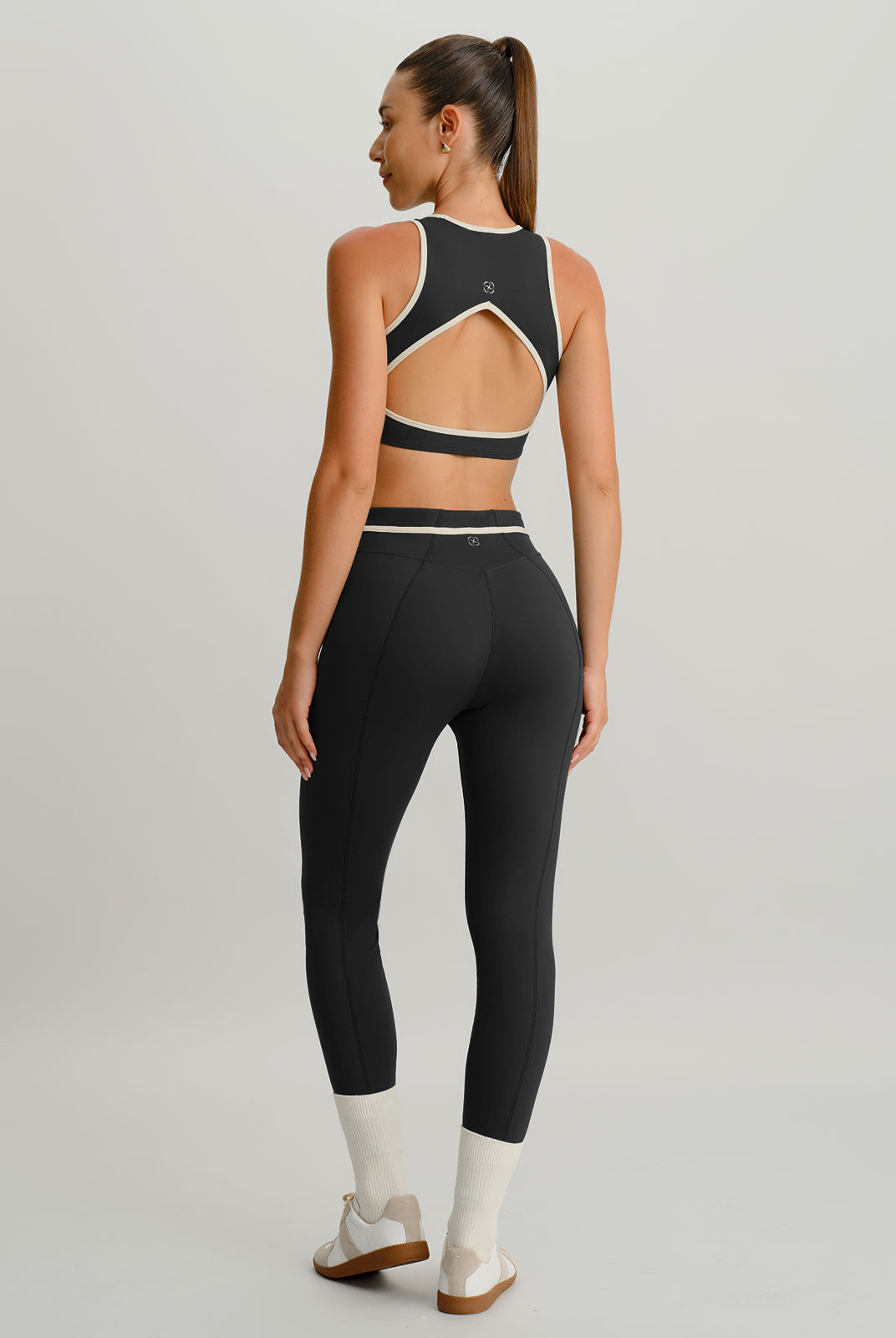 Women's Knitted Nylon Sports Tank Tops Sustainable Yoga Tops - BERLOOK