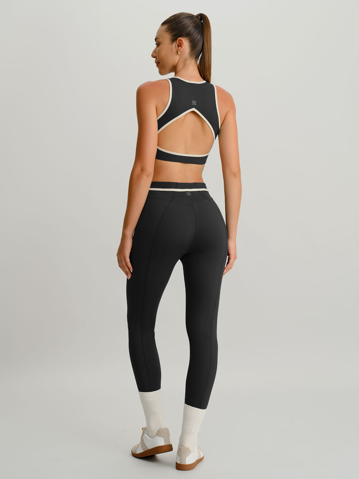 Women's Knitted Nylon Sports Tank Tops Sustainable Yoga Tops - BERLOOK