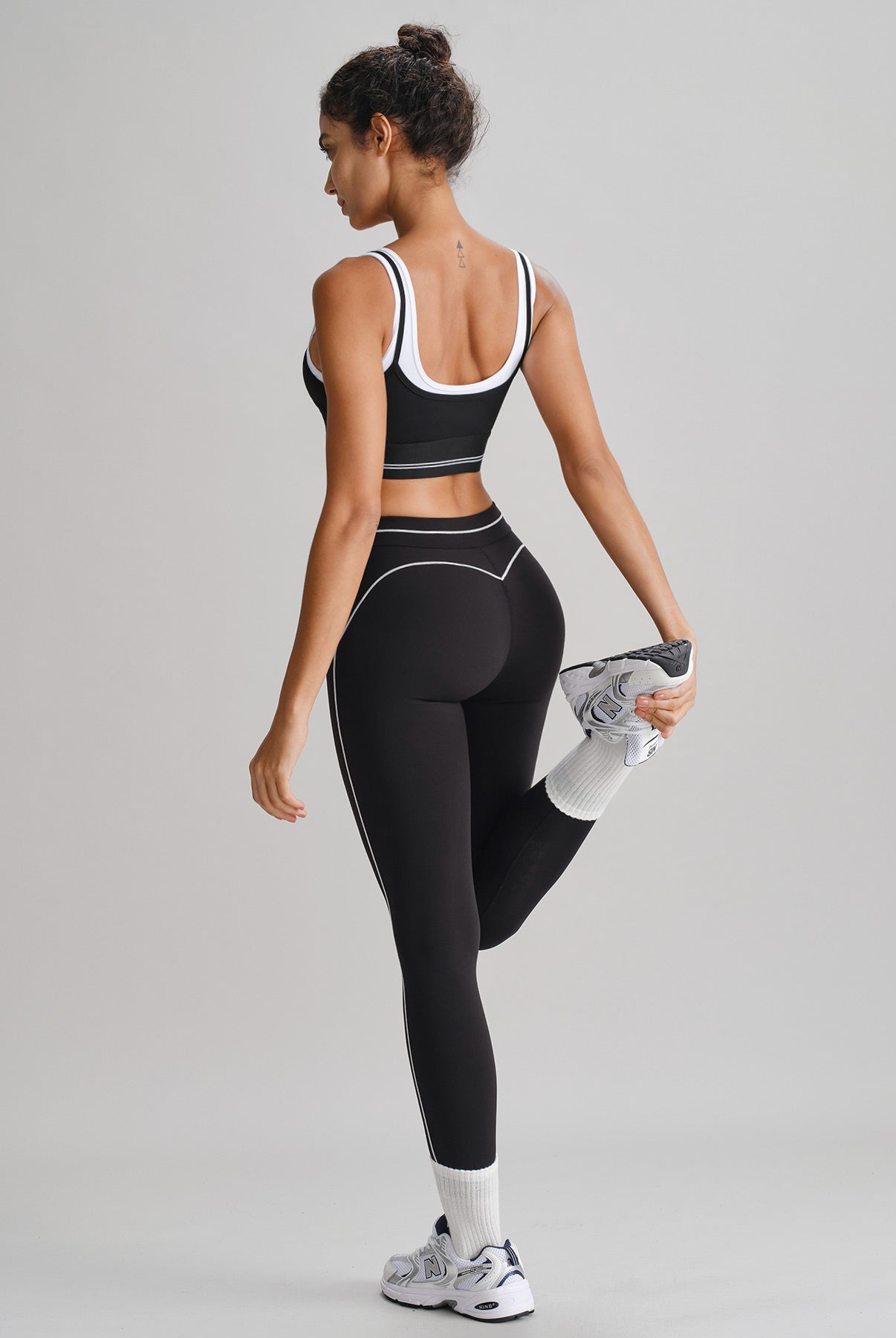 Women's Knitted Nylon Tank Tops Sustainable Yoga Tops - BERLOOK