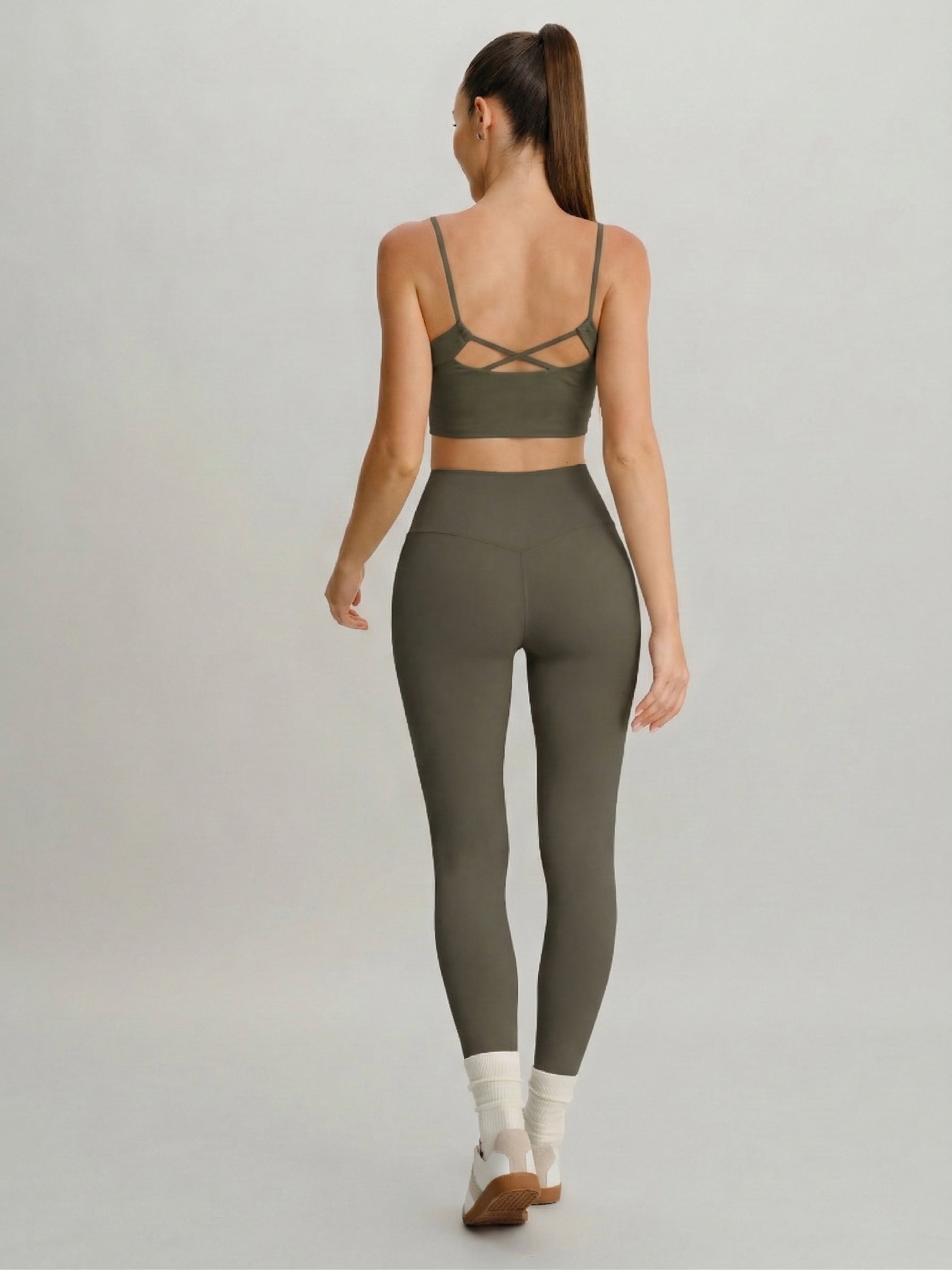 Women's Knitted Nylon Yoga Camis Sustainable Yoga Tops - BERLOOK