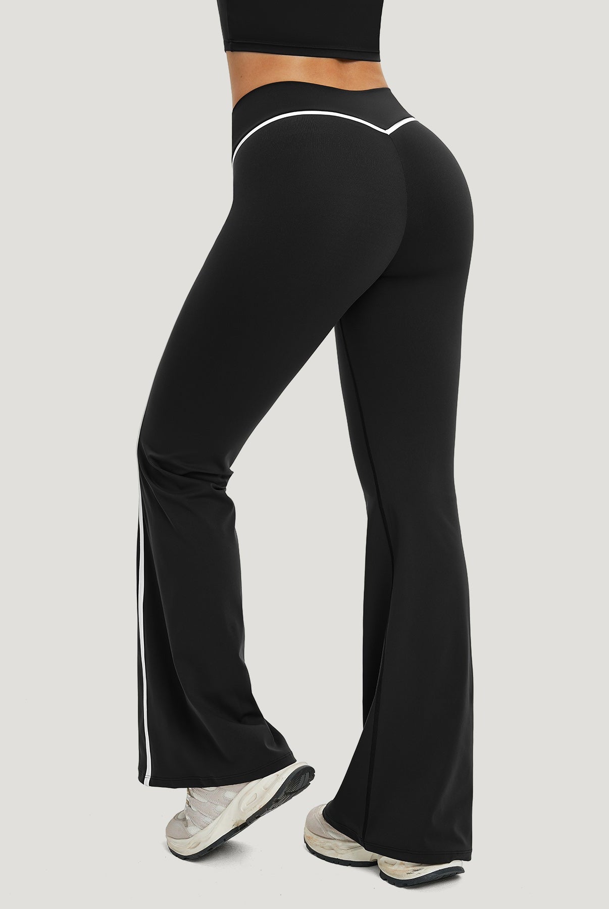 Women's Knitted Nylon Yoga Leggings Black Sustainable Yoga Bottoms - BERLOOK