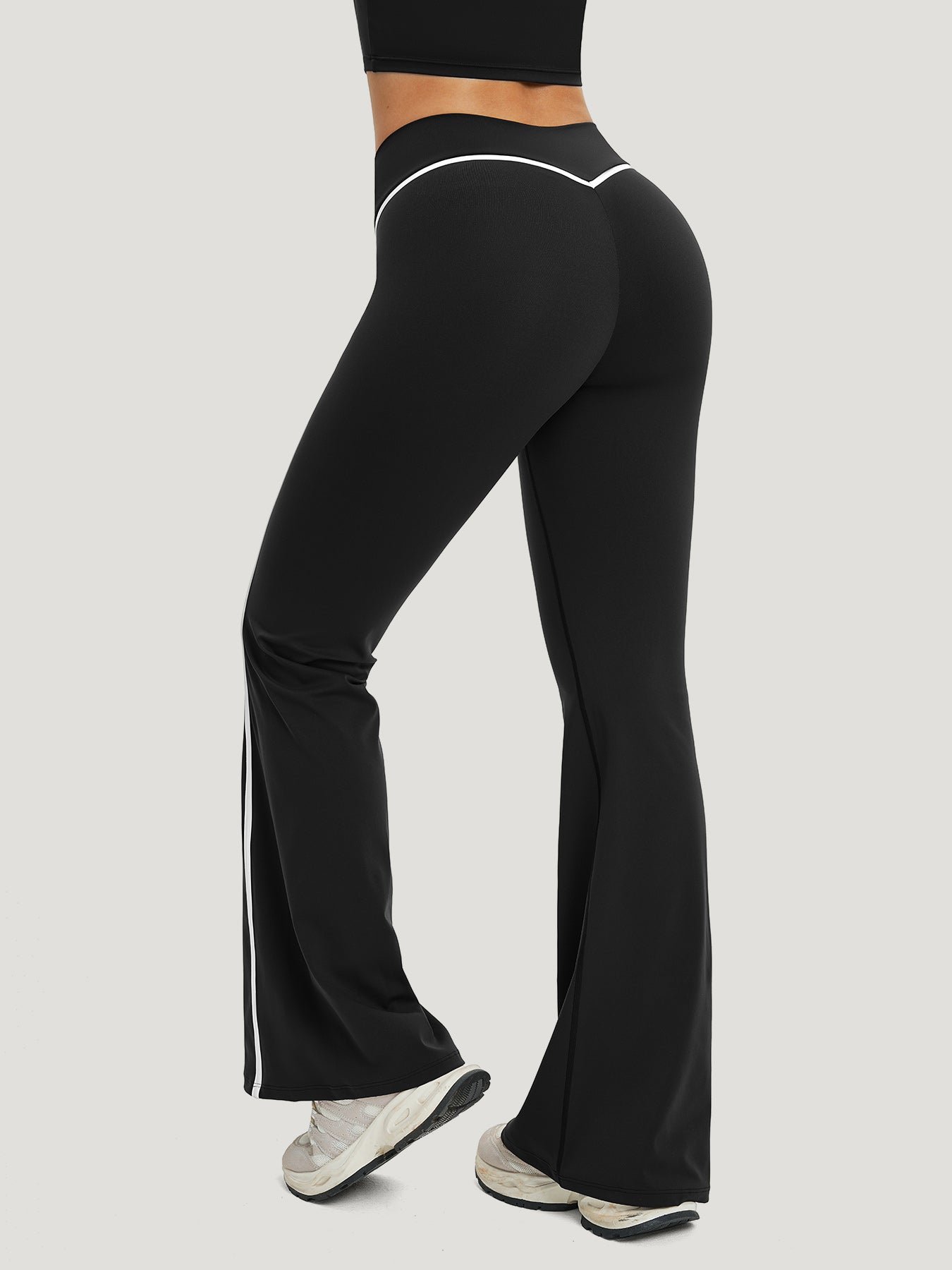 Women's Knitted Nylon Yoga Leggings Black Sustainable Yoga Bottoms - BERLOOK