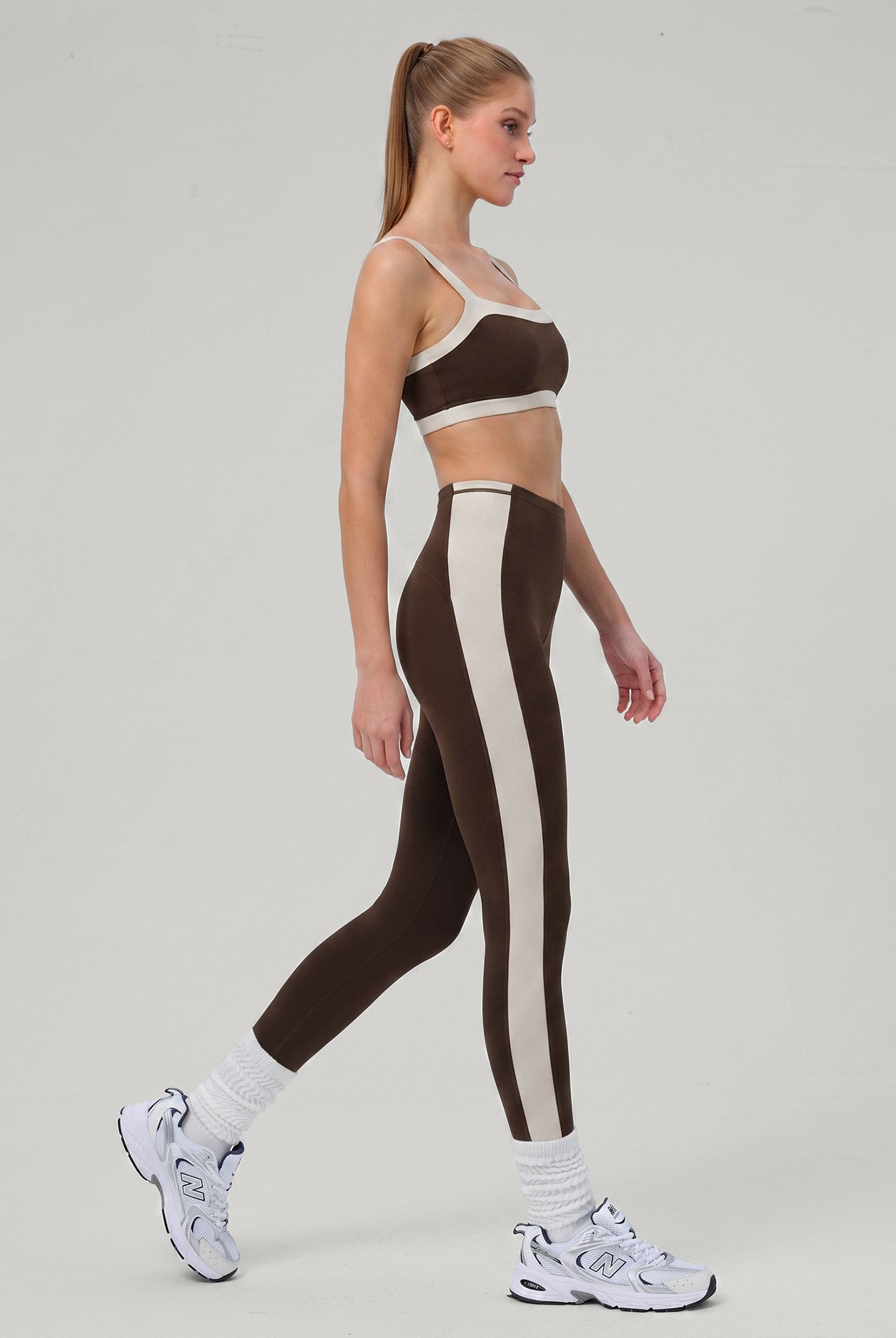 Women's Knitted Nylon Yoga Leggings Sustainable - BERLOOK