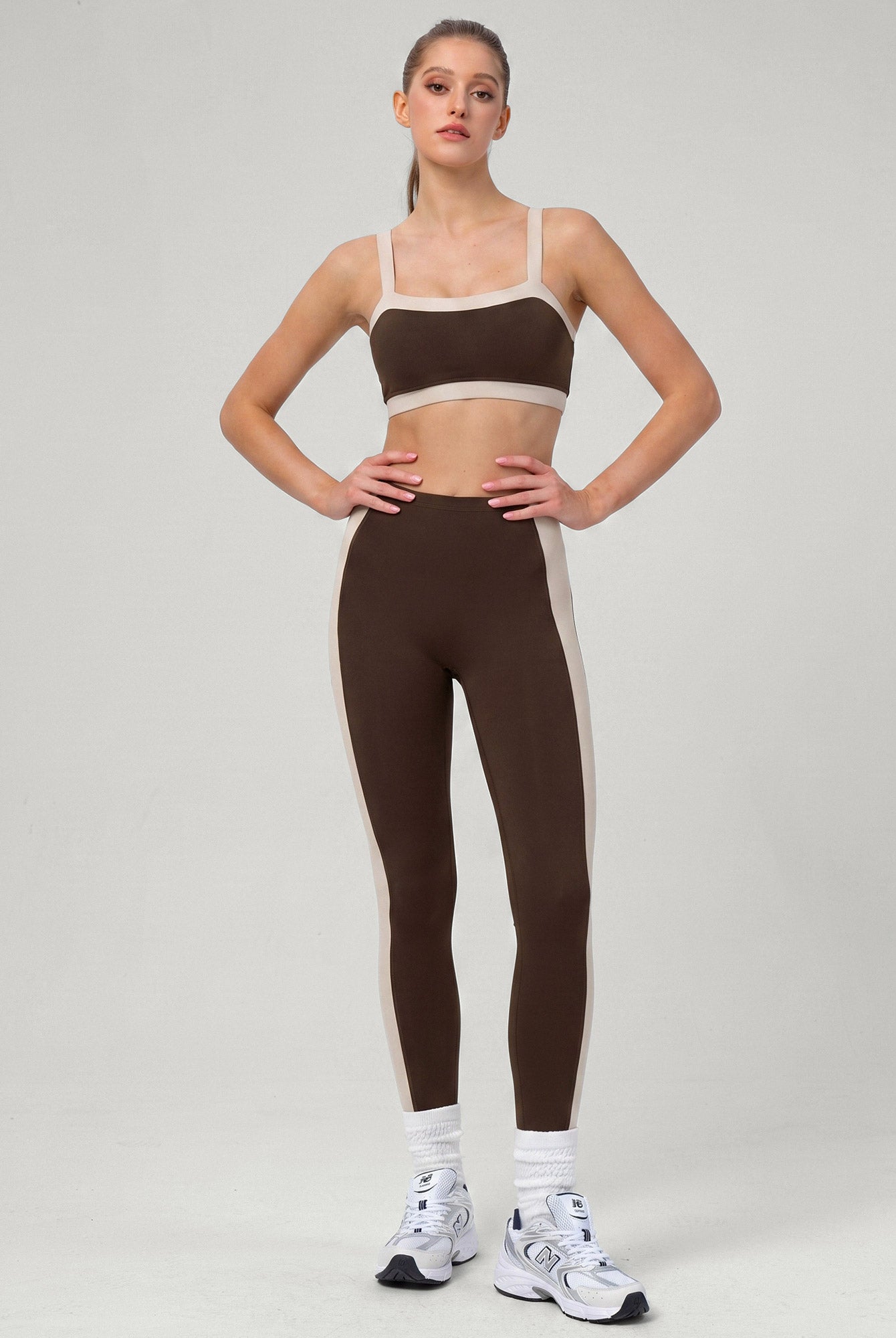 Women's Knitted Nylon Yoga Leggings Sustainable - BERLOOK