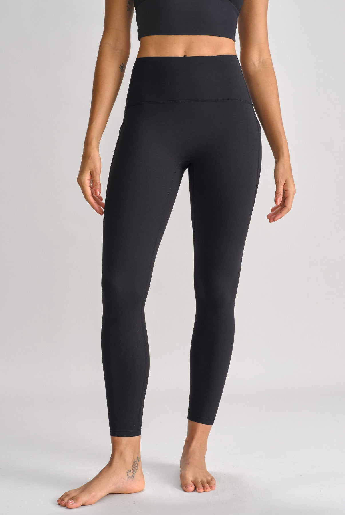 Women's Knitted Nylon Yoga Leggings Sustainable Yoga Bottoms - BERLOOK