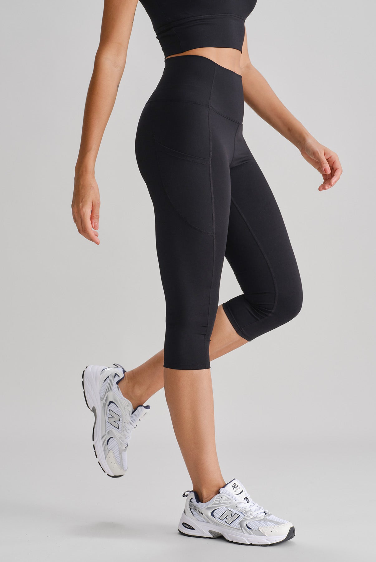 Women's Knitted Nylon Yoga Leggings Sustainable Yoga Bottoms - BERLOOK