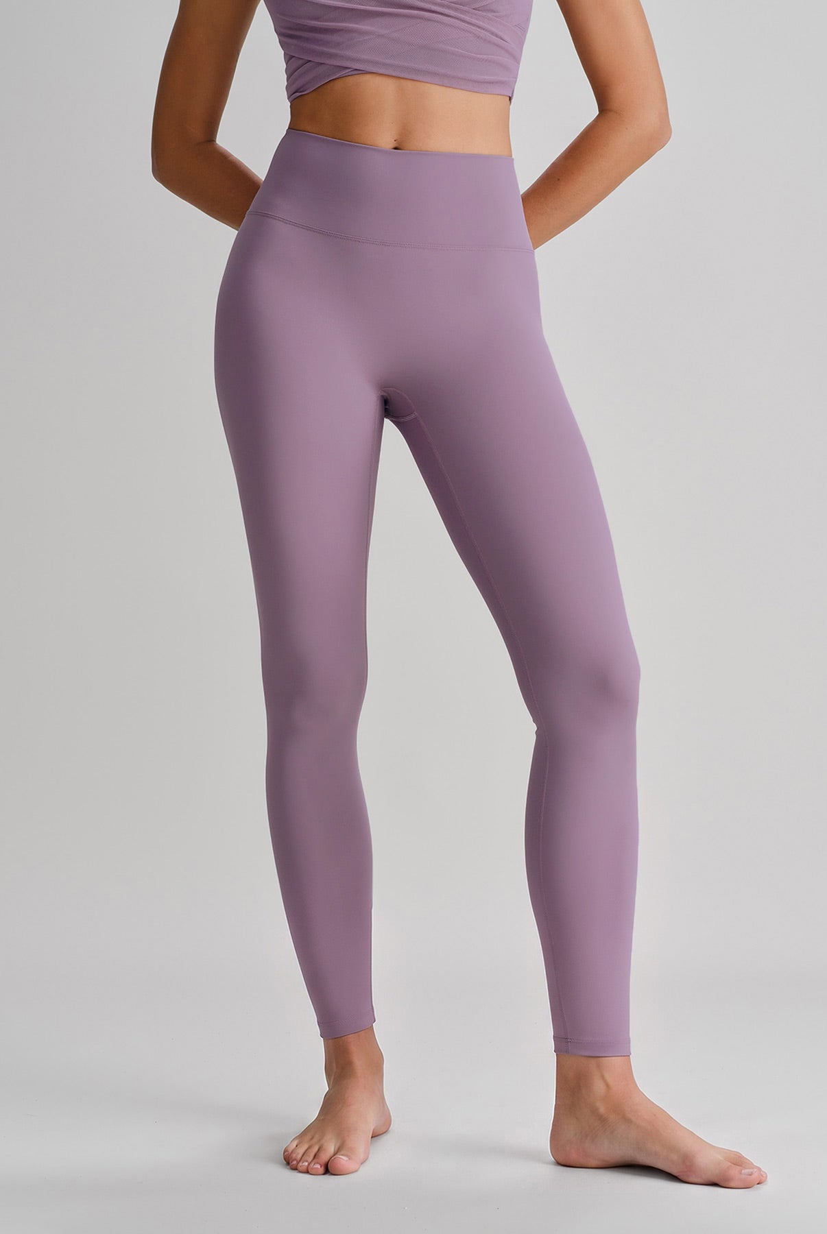 Women's Knitted Nylon Yoga Leggings Sustainable Yoga Bottoms - BERLOOK