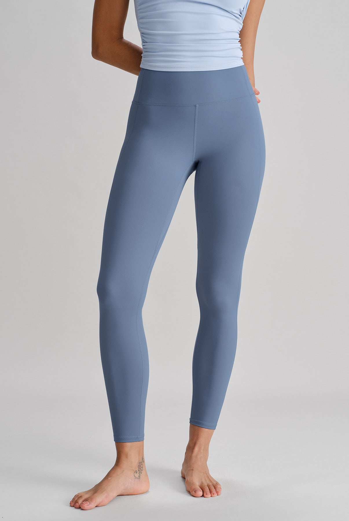 Women's Knitted Nylon Yoga Leggings Sustainable Yoga Bottoms - BERLOOK