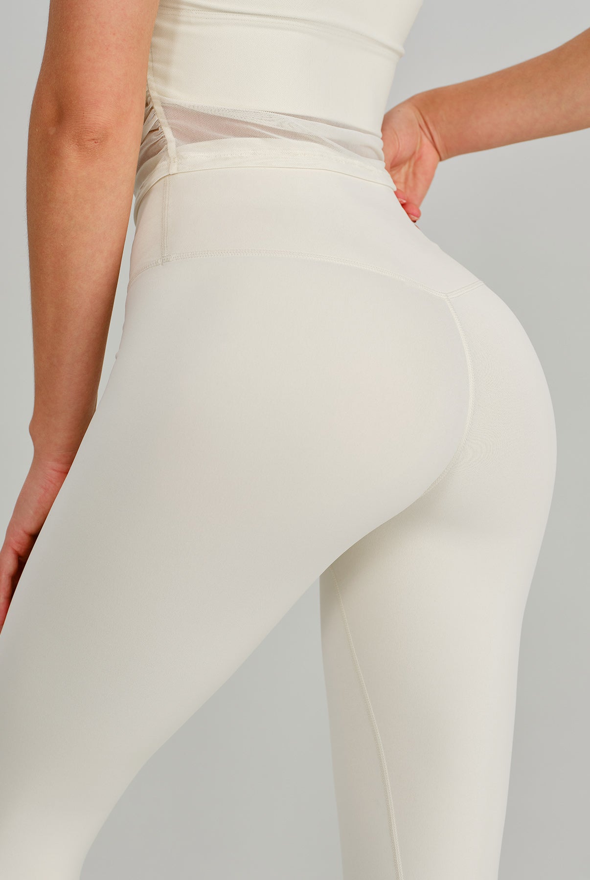Women's Knitted Nylon Yoga Leggings Sustainable Yoga Bottoms - BERLOOK