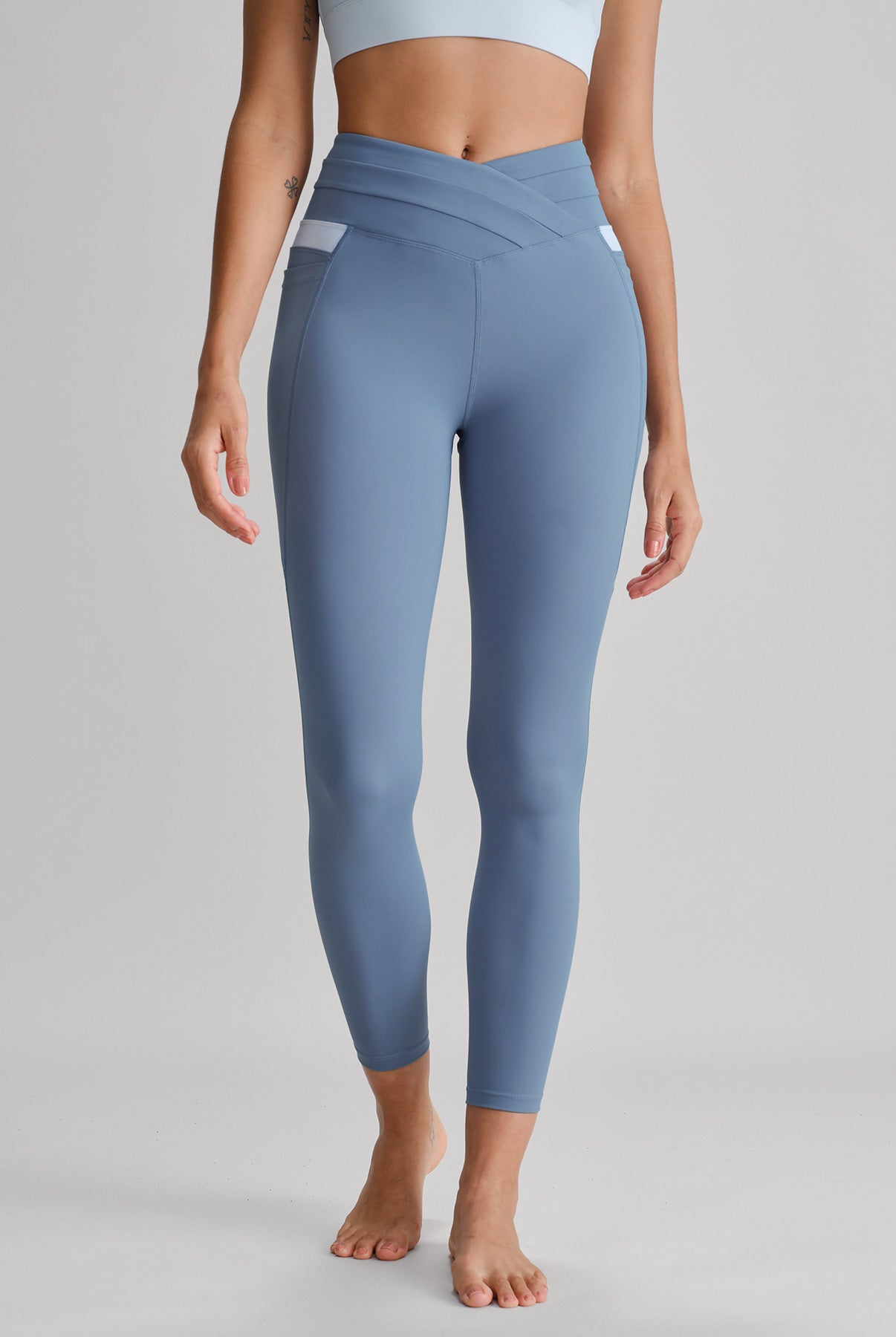 Women's Knitted Nylon Yoga Leggings Sustainable Yoga Bottoms - BERLOOK