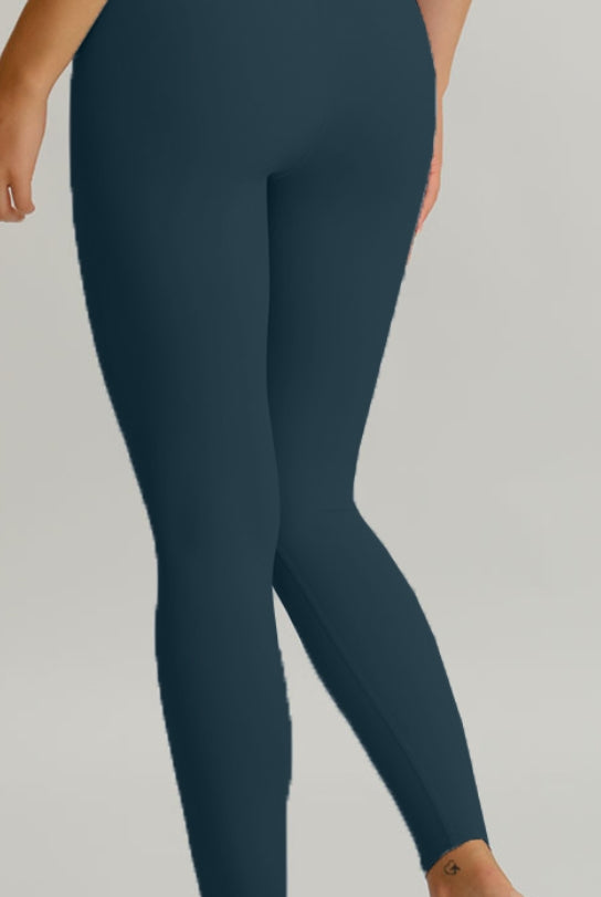 Women's Knitted Nylon Yoga Leggings Sustainable Yoga Bottoms - BERLOOK