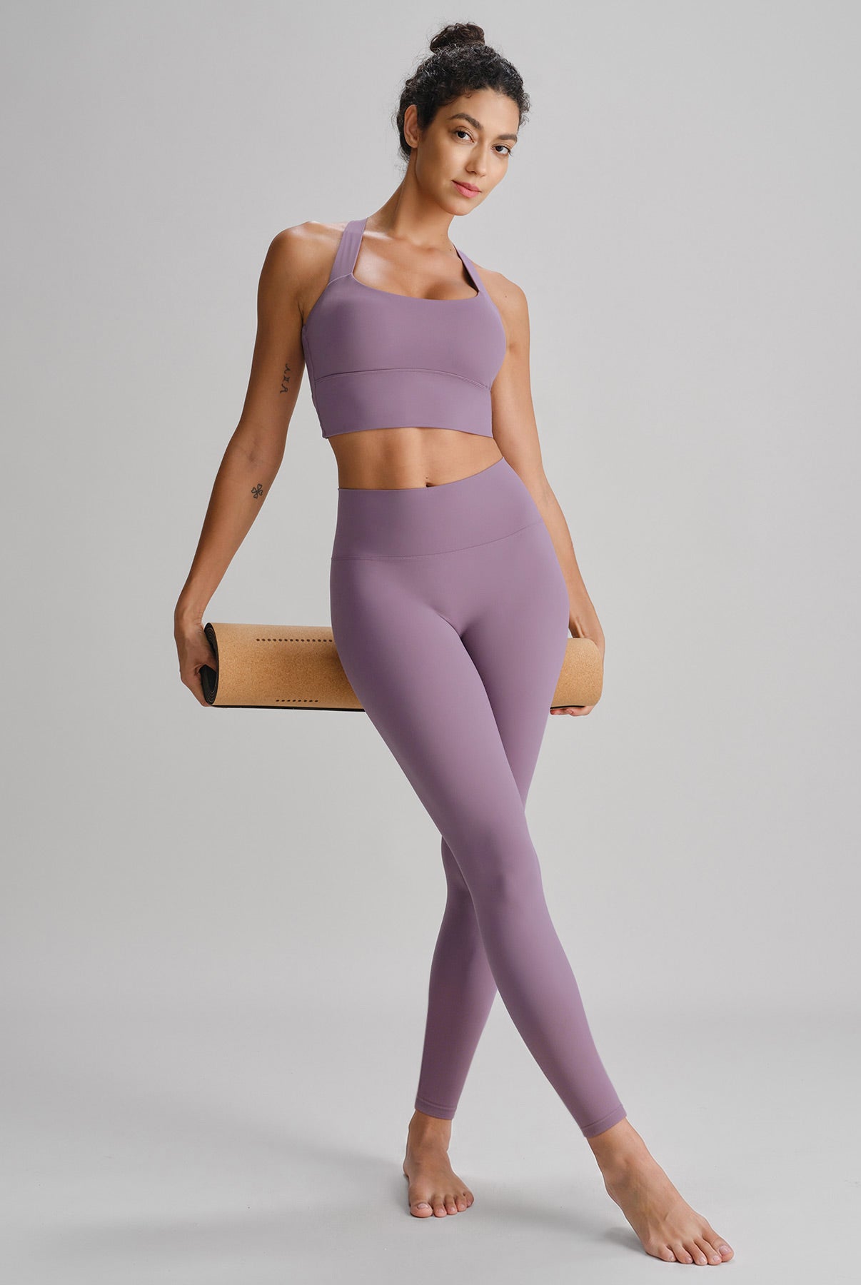 Women's Knitted Nylon Yoga Leggings Sustainable Yoga Bottoms - BERLOOK