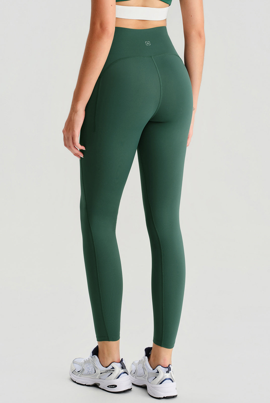 Women's Knitted Nylon Yoga Leggings Sustainable Yoga Bottoms - BERLOOK