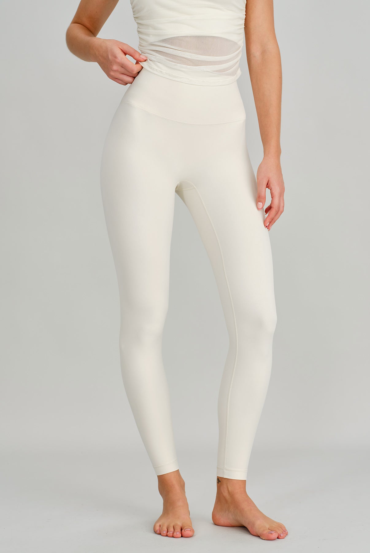 Women's Knitted Nylon Yoga Leggings Sustainable Yoga Bottoms - BERLOOK