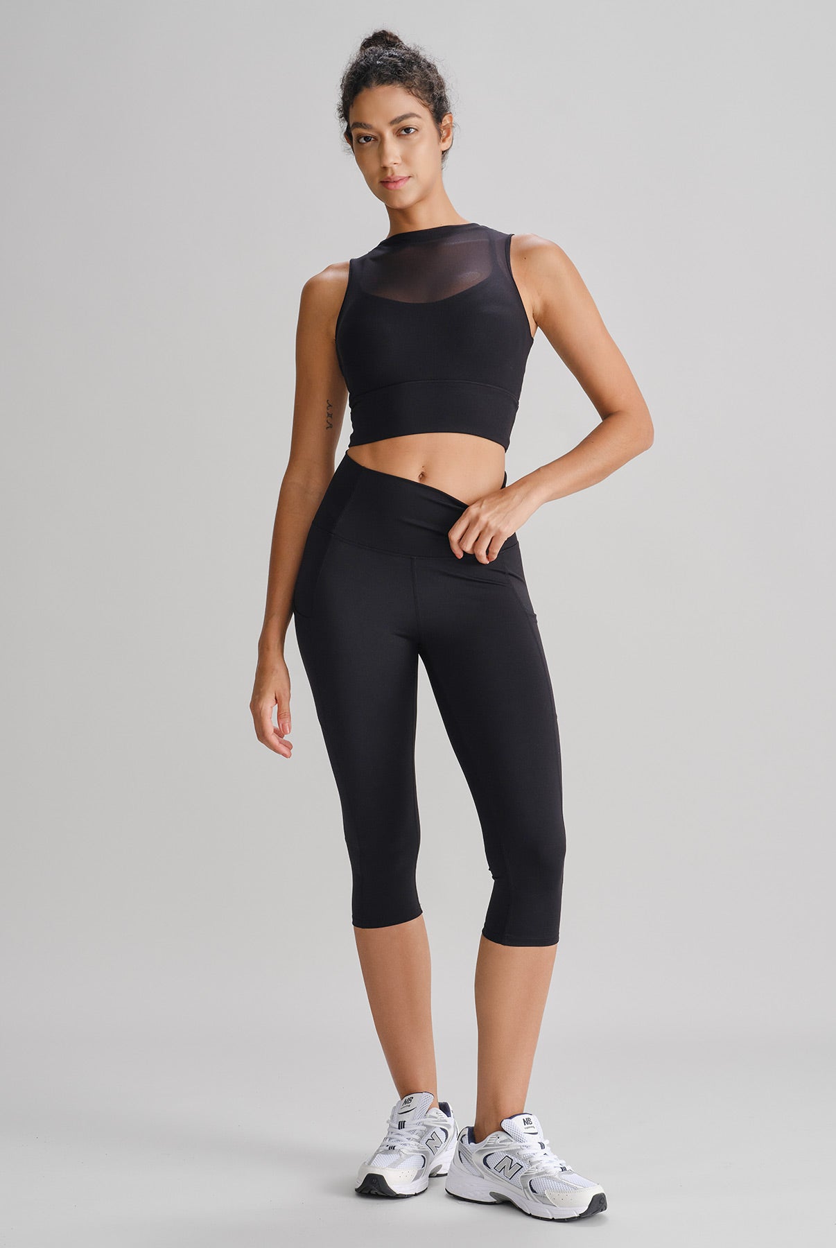 Women's Knitted Nylon Yoga Leggings Sustainable Yoga Bottoms - BERLOOK