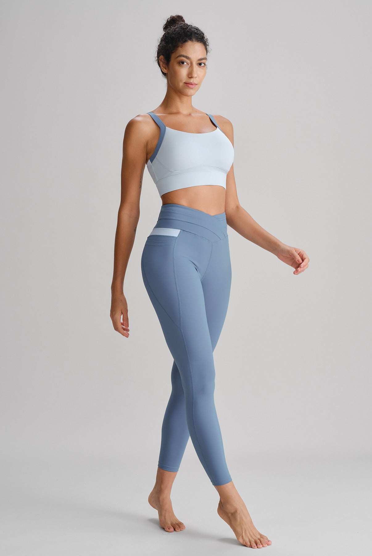 Women's Knitted Nylon Yoga Leggings Sustainable Yoga Bottoms - BERLOOK