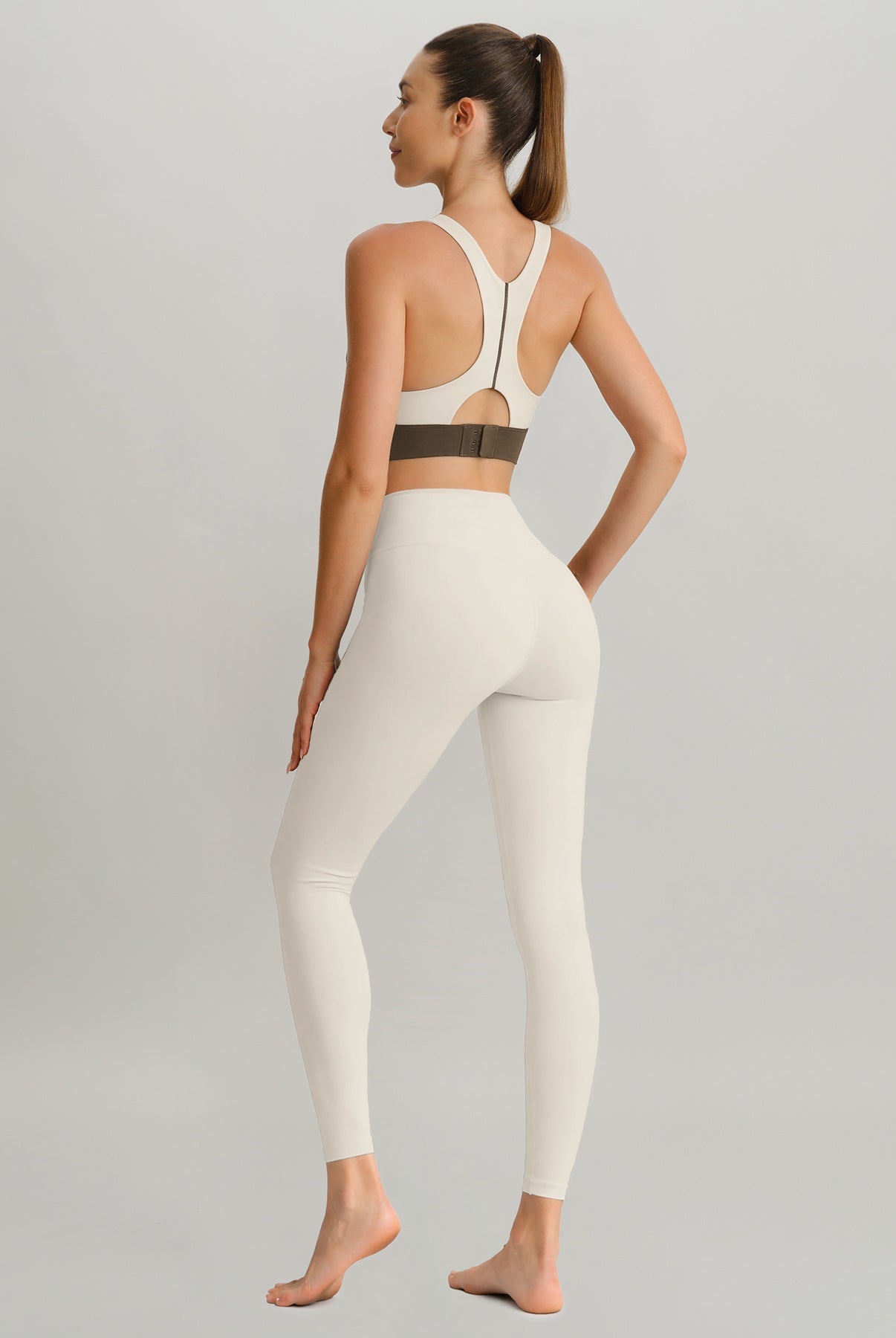 Women's Knitted Nylon Yoga Leggings Sustainable Yoga Bottoms - BERLOOK