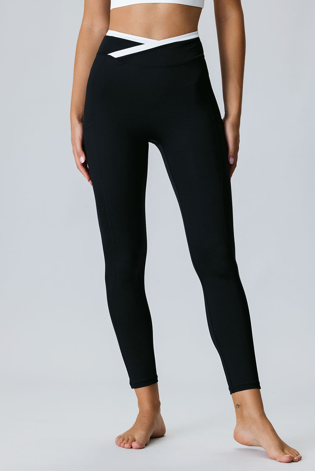 Women's Knitted Nylon Yoga Leggings 25” Sustainable Yoga Bottoms - BERLOOK