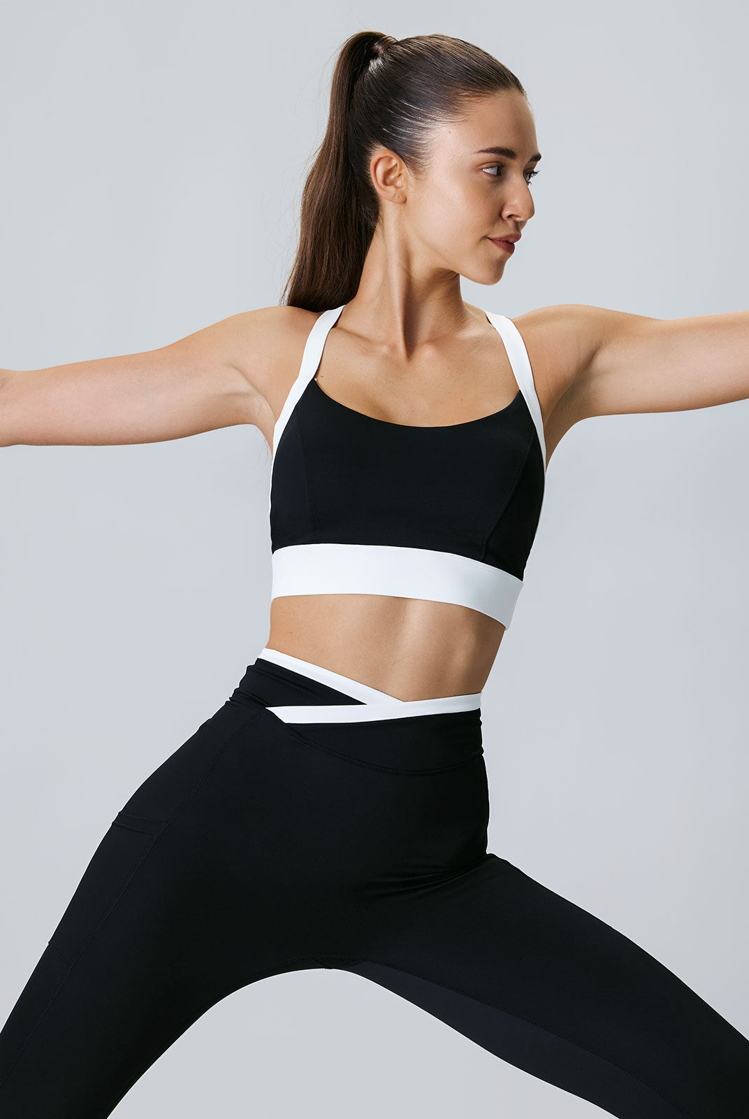 Women's Knitted Nylon Yoga Leggings 25” Sustainable Yoga Bottoms - BERLOOK