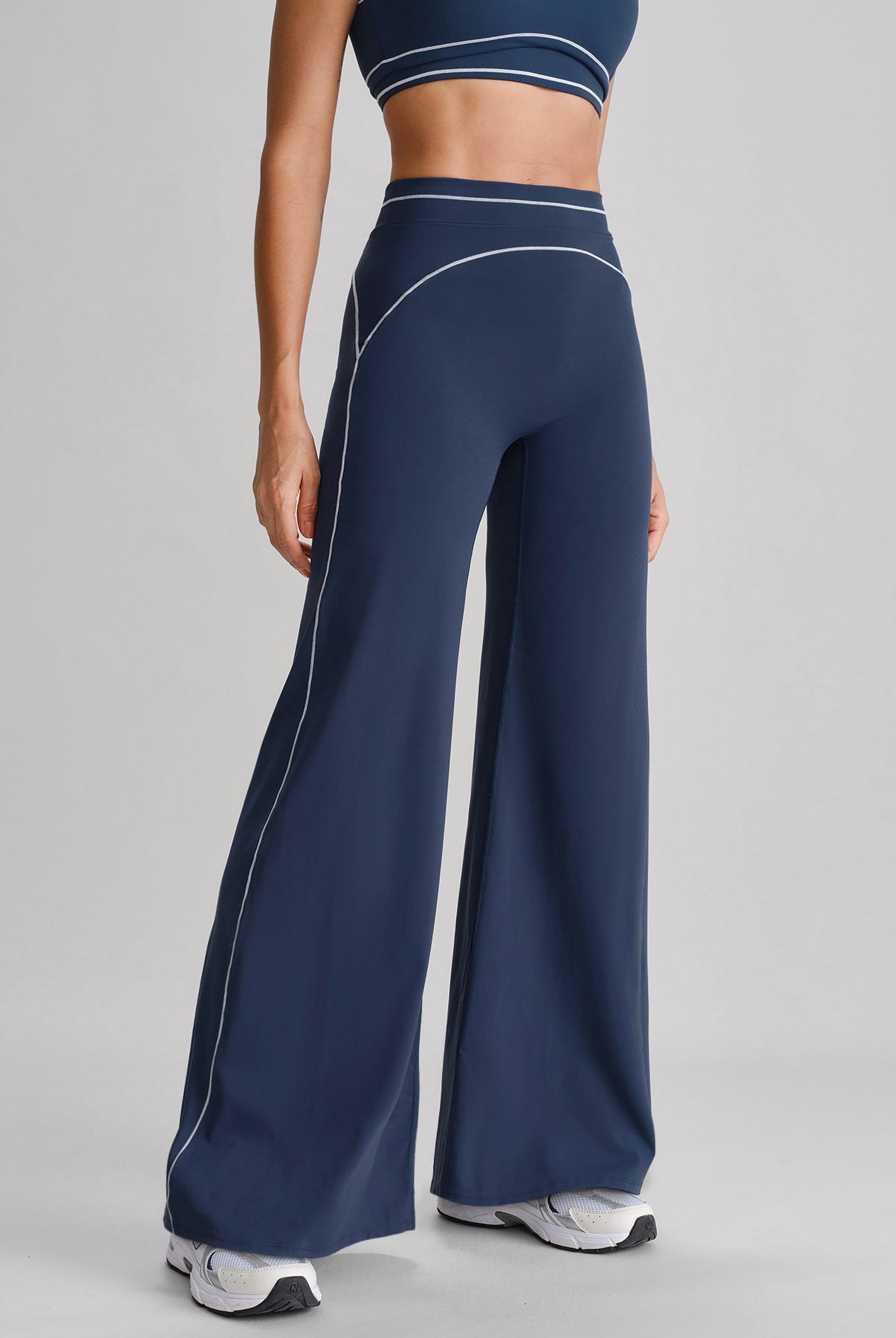 Women's Knitted Nylon Yoga Pants Sustainable Yoga Bottoms - BERLOOK