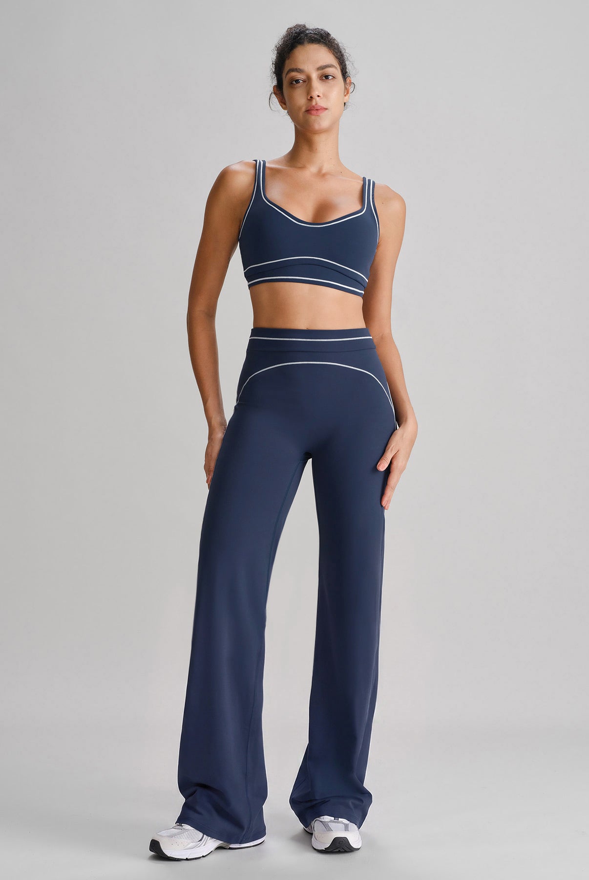 Women's Knitted Nylon Yoga Pants Sustainable Yoga Bottoms - BERLOOK