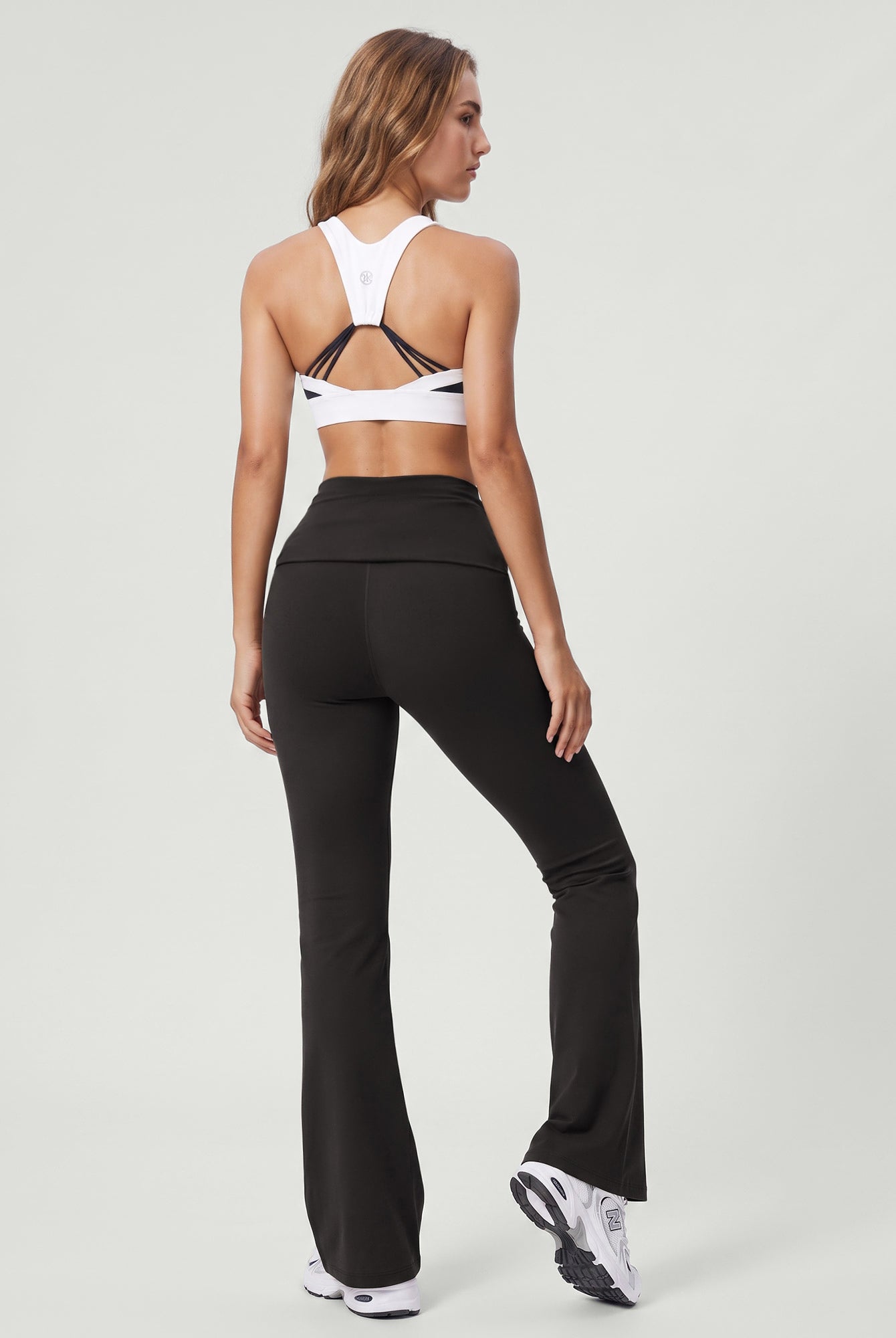 Women's Knitted Nylon Yoga Pants Sustainable Yoga Bottoms - BERLOOK