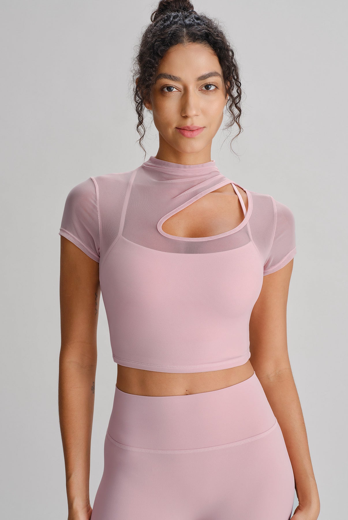 Women's Knitted Nylon Yoga Short Sleeve Tops Sustainable Yoga Tops - BERLOOK