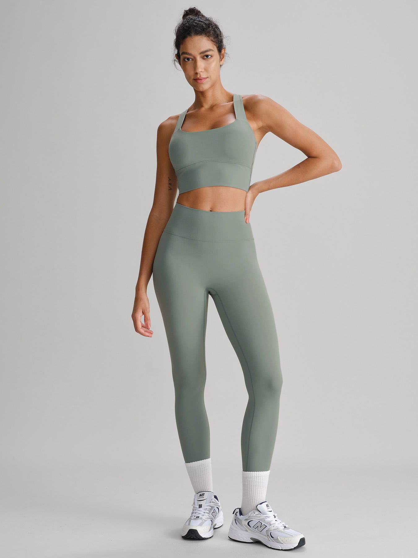 Women's Knitted Nylon Yoga Sports Bra Sustainable Yoga Tops - BERLOOK