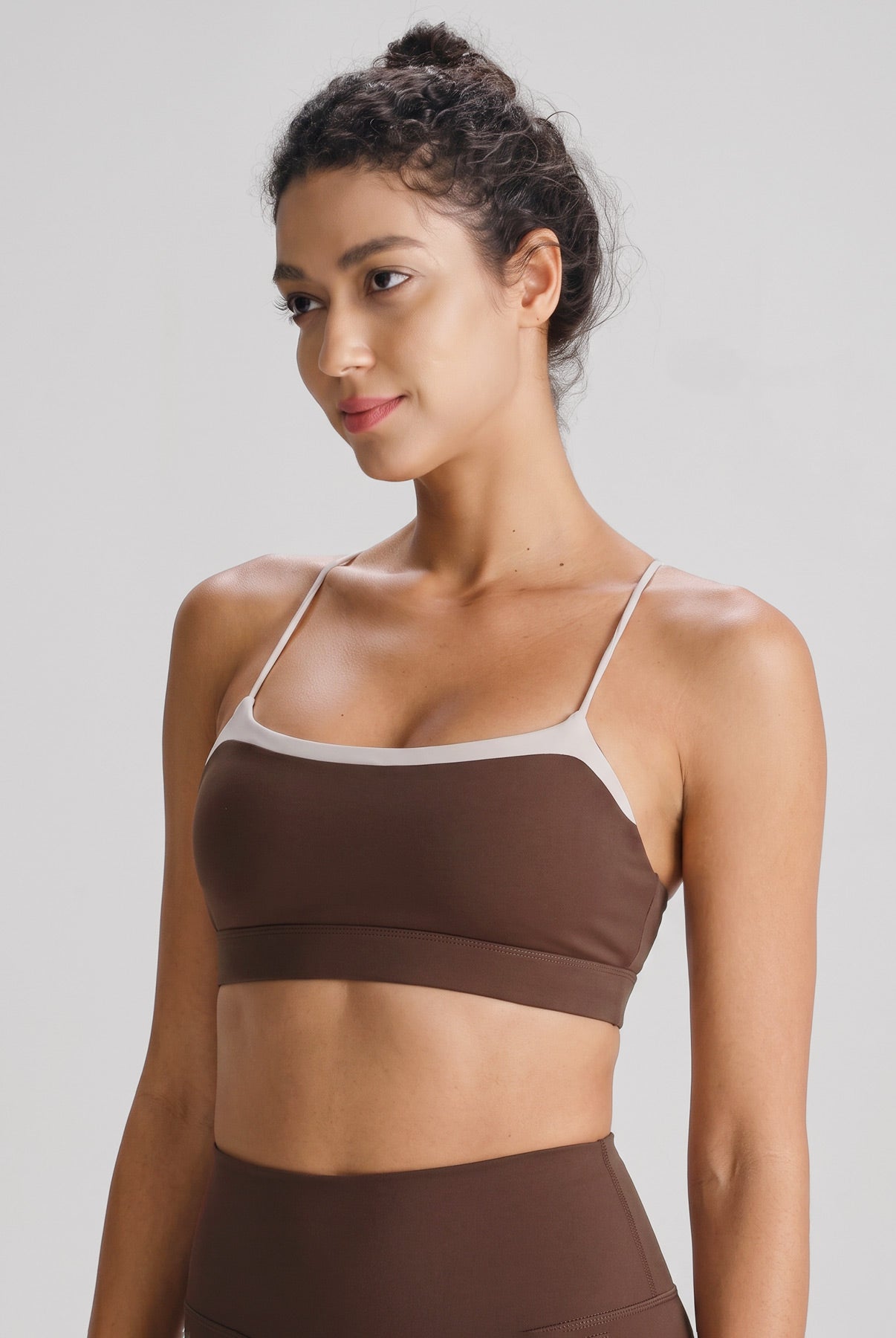Women's Knitted Nylon Yoga Sports Bra Sustainable Yoga Tops - BERLOOK