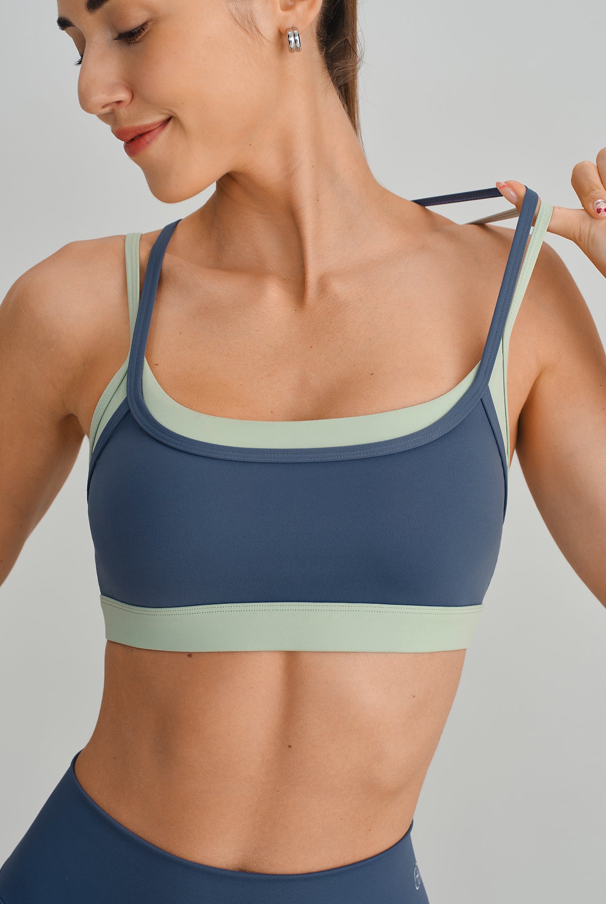 Women's Knitted Nylon Yoga Sports Bra Sustainable Yoga Tops - BERLOOK