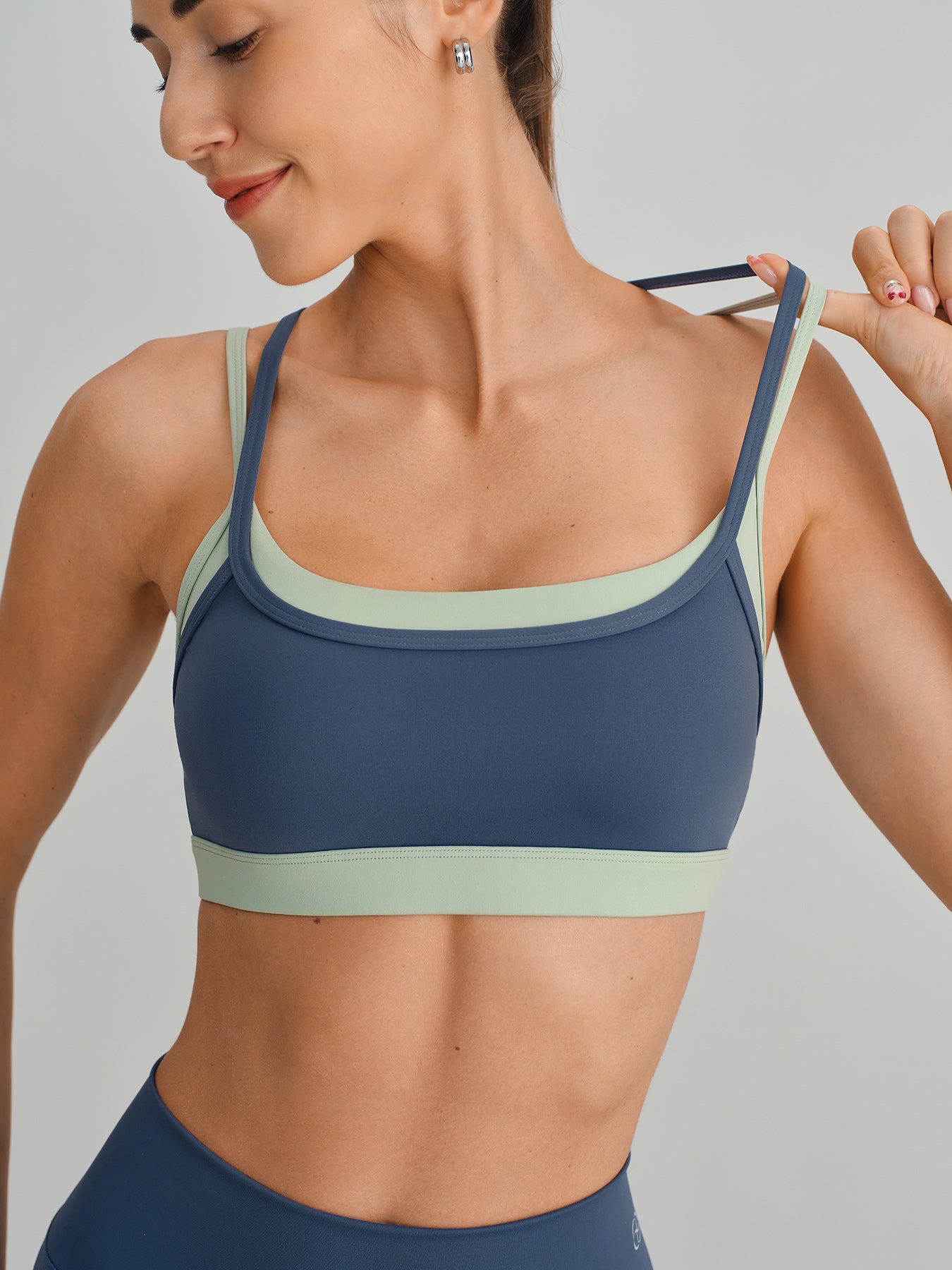 Women's Knitted Nylon Yoga Sports Bra Sustainable Yoga Tops - BERLOOK