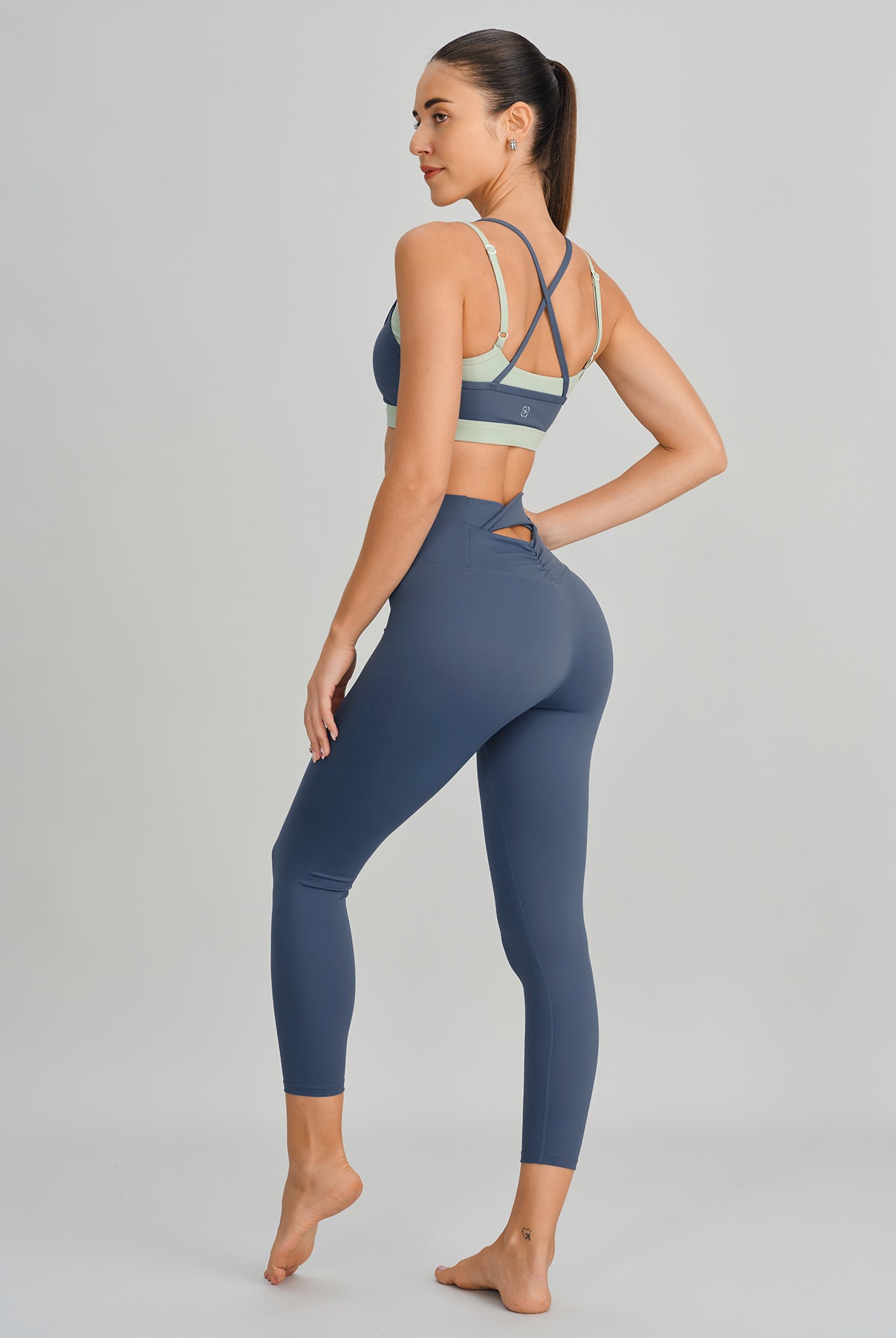 Women's Knitted Nylon Yoga Sports Bra Sustainable Yoga Tops - BERLOOK