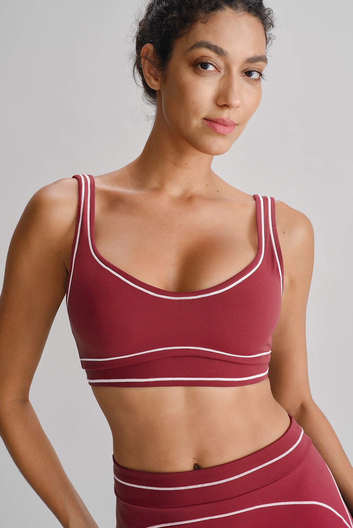 Women's Knitted Nylon Yoga Sports Bras Red Sustainable Yoga Tops - BERLOOK