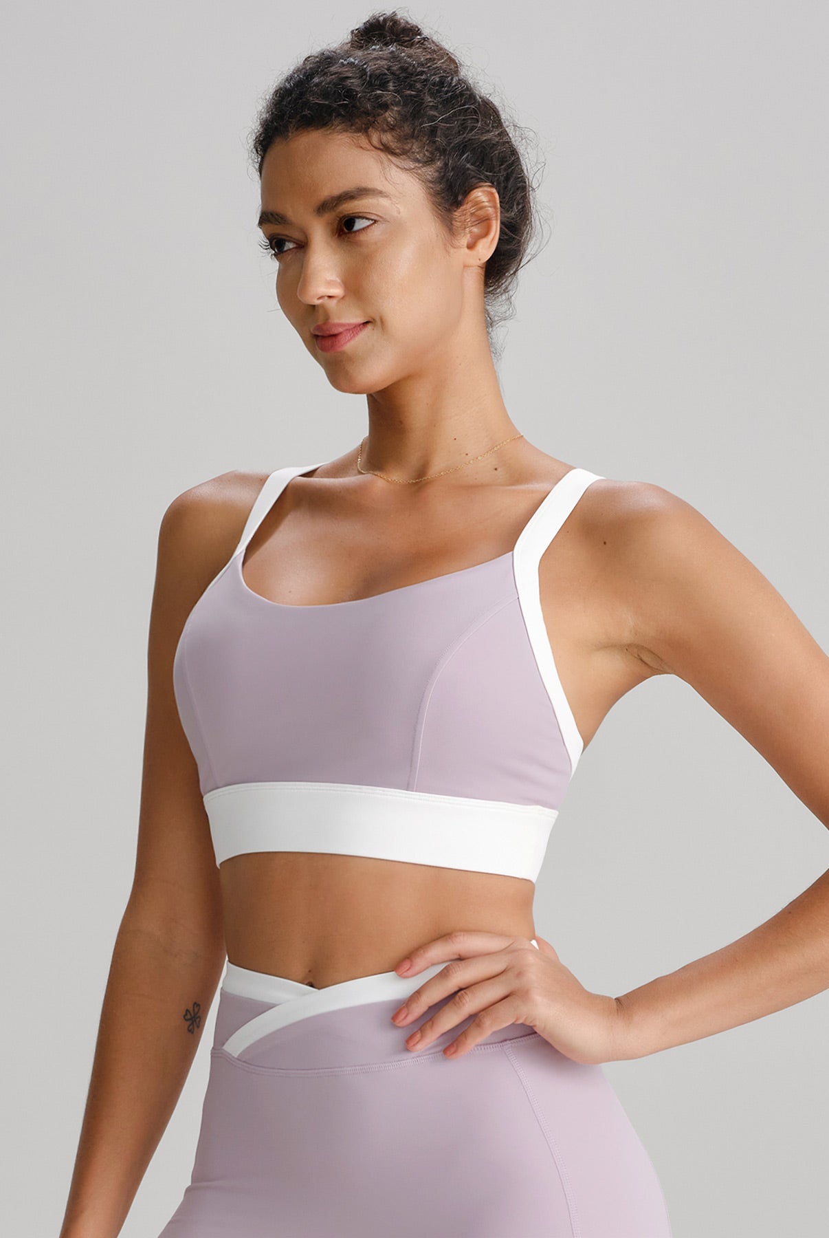 Women's Knitted Nylon Yoga Sports Bras Sustainable Yoga Tops - BERLOOK