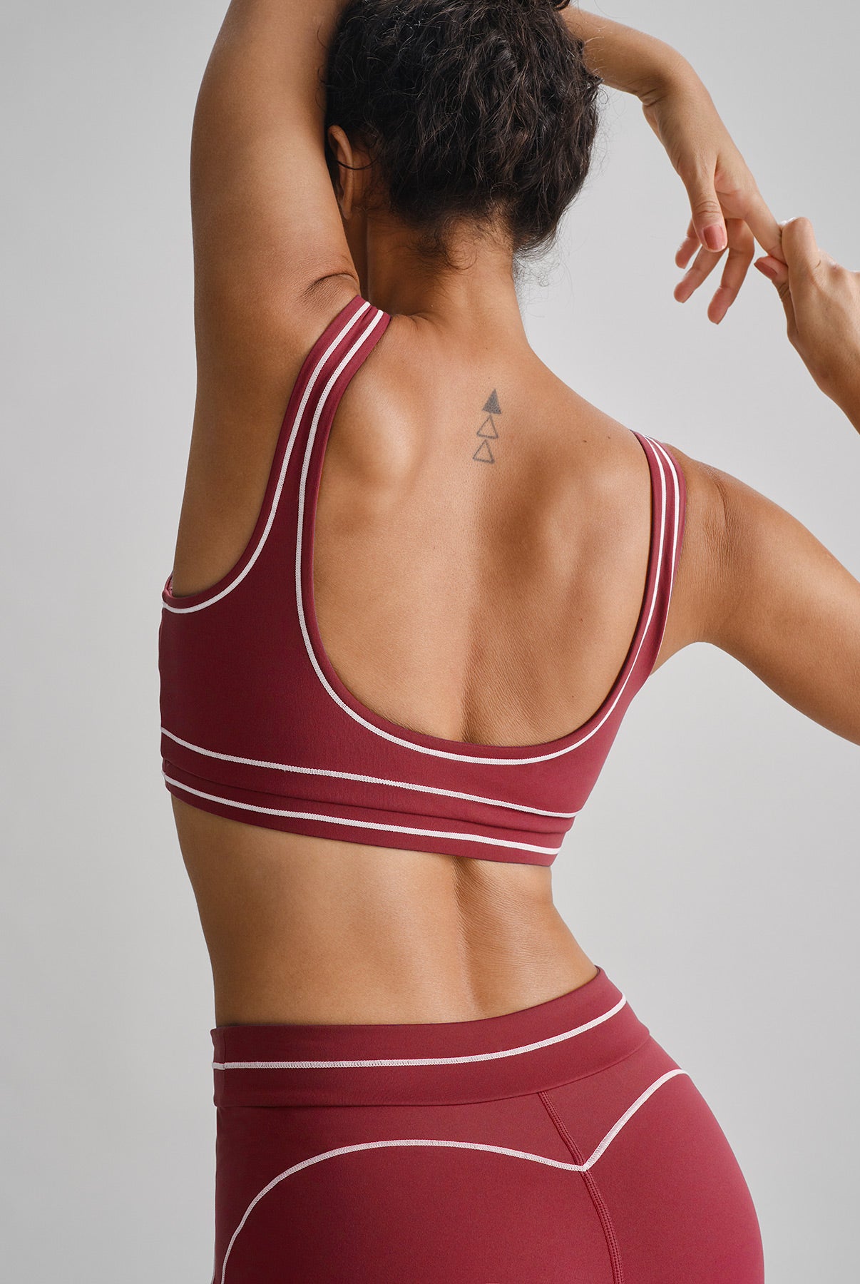 Women's Knitted Nylon Yoga Sports Bras Sustainable Yoga Tops - BERLOOK