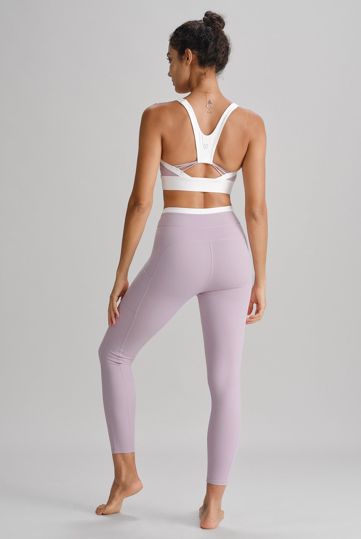 Women's Knitted Nylon Yoga Sports Bras Sustainable Yoga Tops - BERLOOK