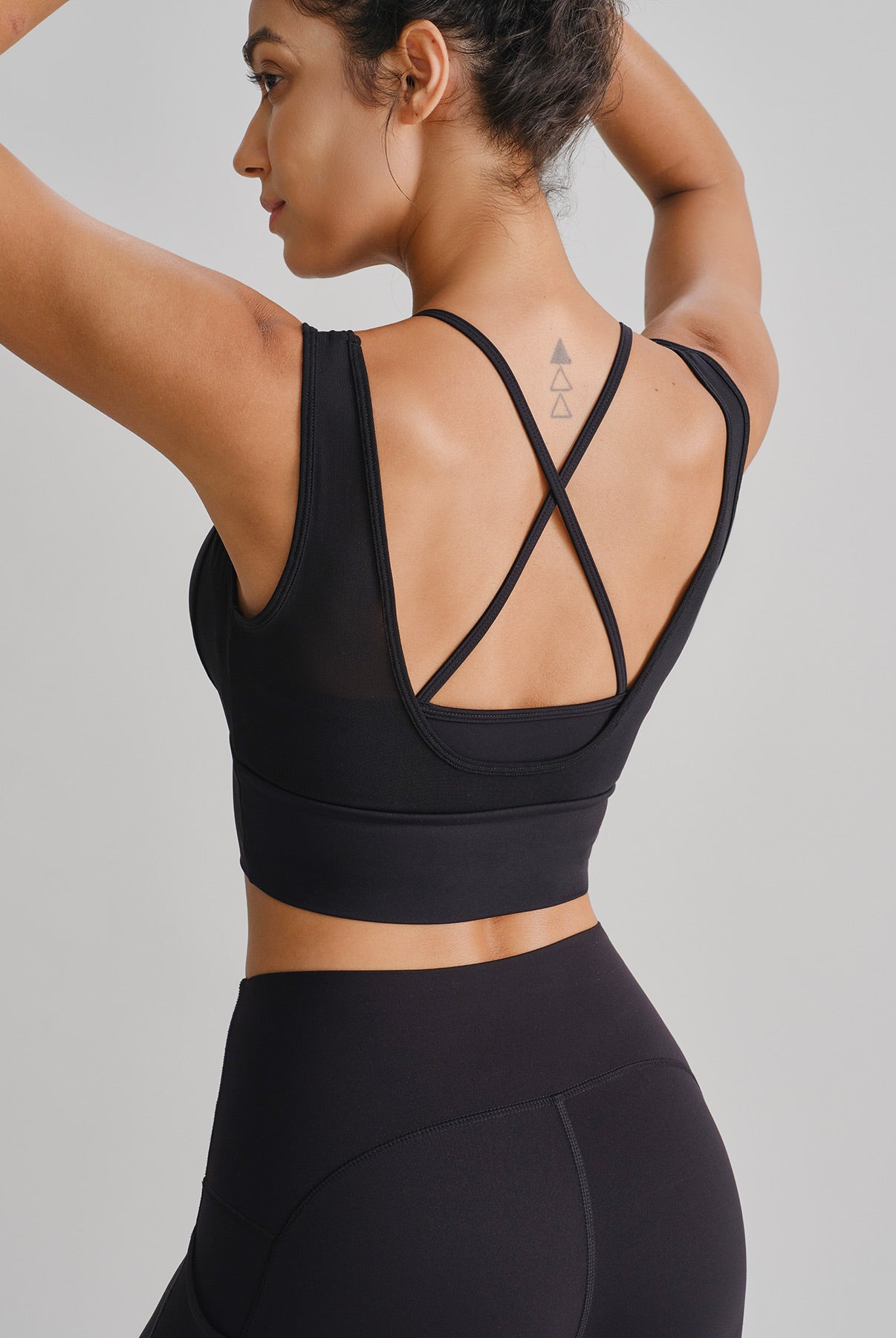 Women's Knitted Nylon Yoga Tank Top Sustainable Yoga Tops - BERLOOK