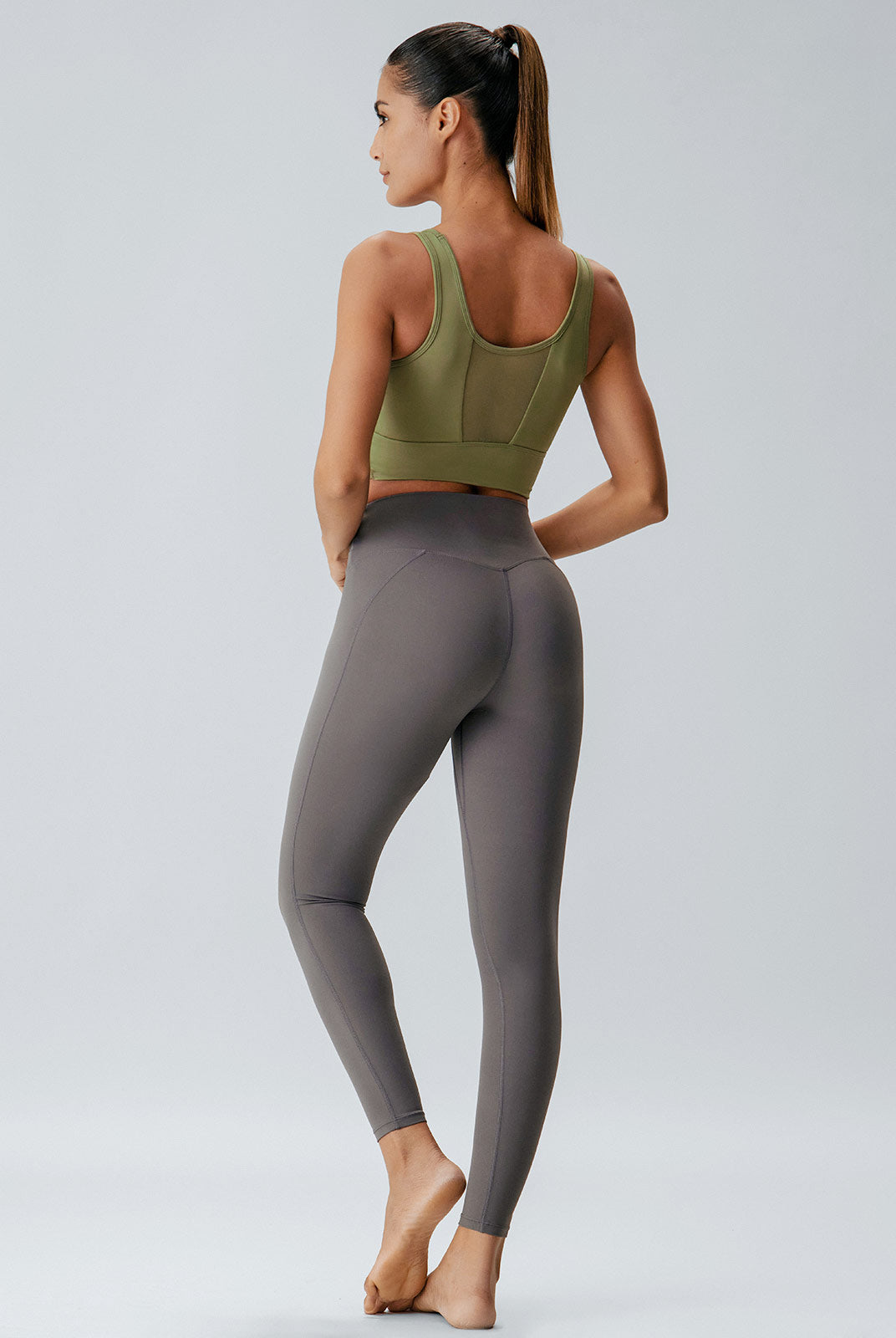 Women's Knitted Nylon Yoga Tank Top Sustainable Yoga Tops - BERLOOK