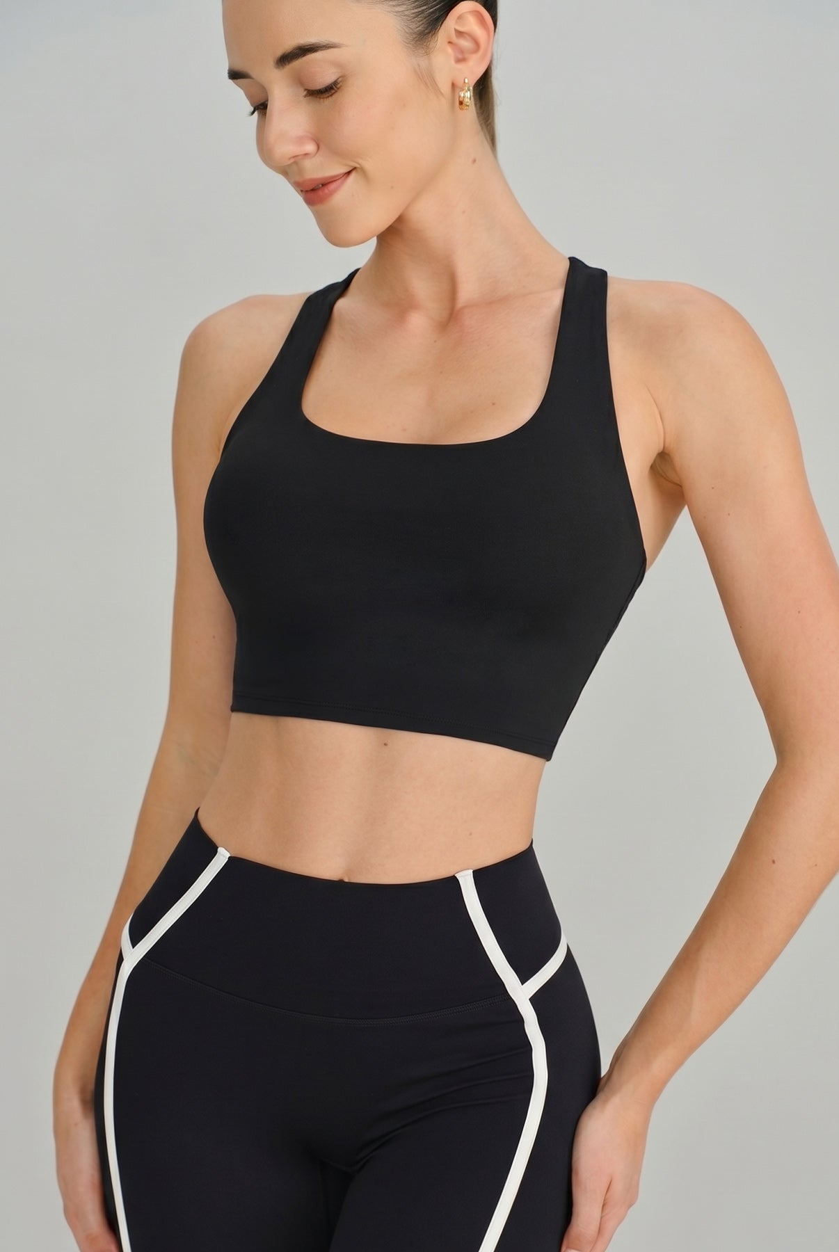 Women's Knitted Nylon Yoga Tank Tops Black Sustainable Yoga Tops - BERLOOK