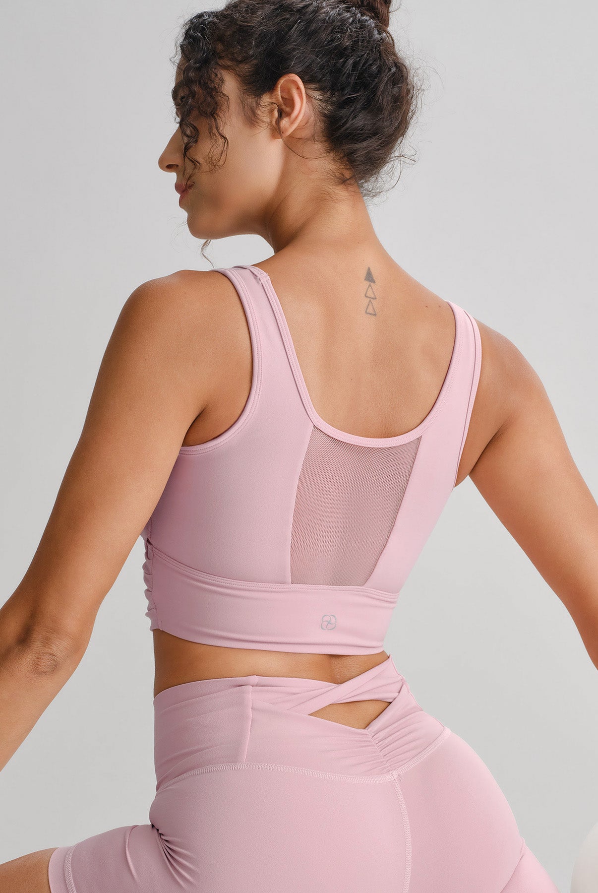 Women's Knitted Nylon Yoga Tank Tops Sustainable Yoga Tops - BERLOOK