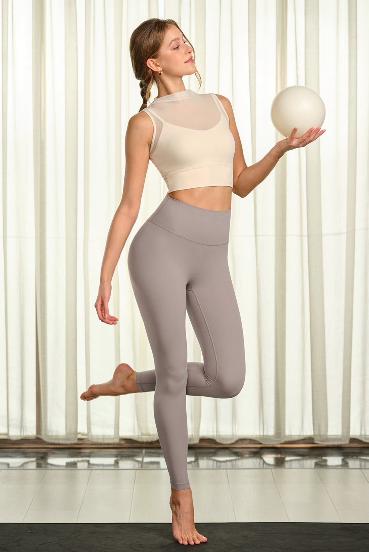 Women's Knitted Nylon Yoga Tank Tops Sustainable Yoga Tops - BERLOOK