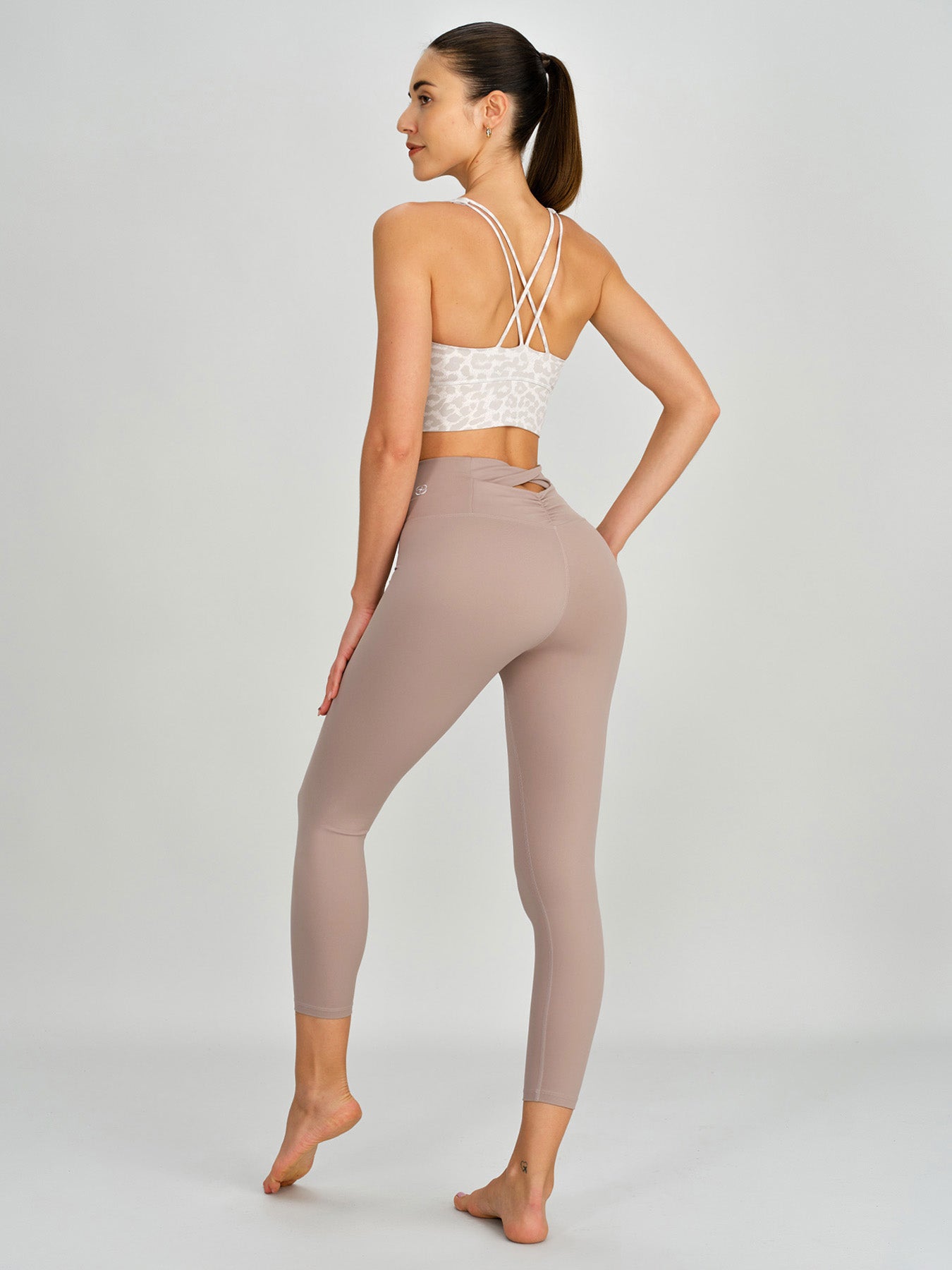 Women's Knitted Nylon Yoga Tank Tops Sustainable Yoga Tops - BERLOOK