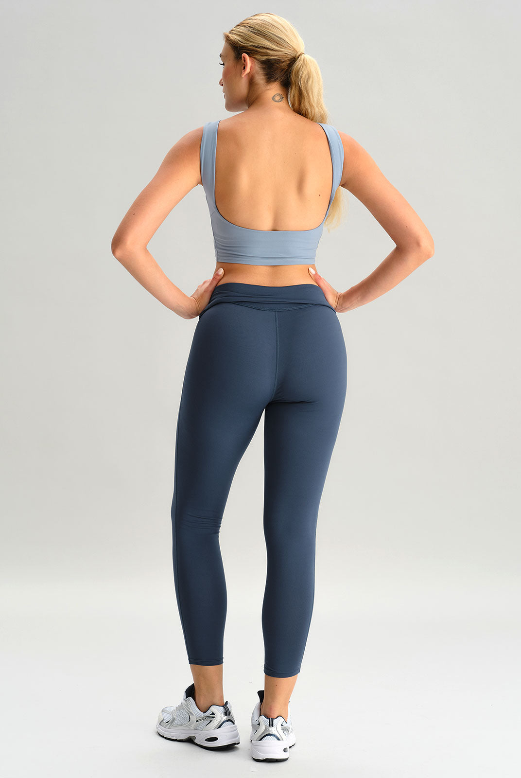 Women's Knitted Polyester Leggings Sustainable Yoga Bottoms - BERLOOK