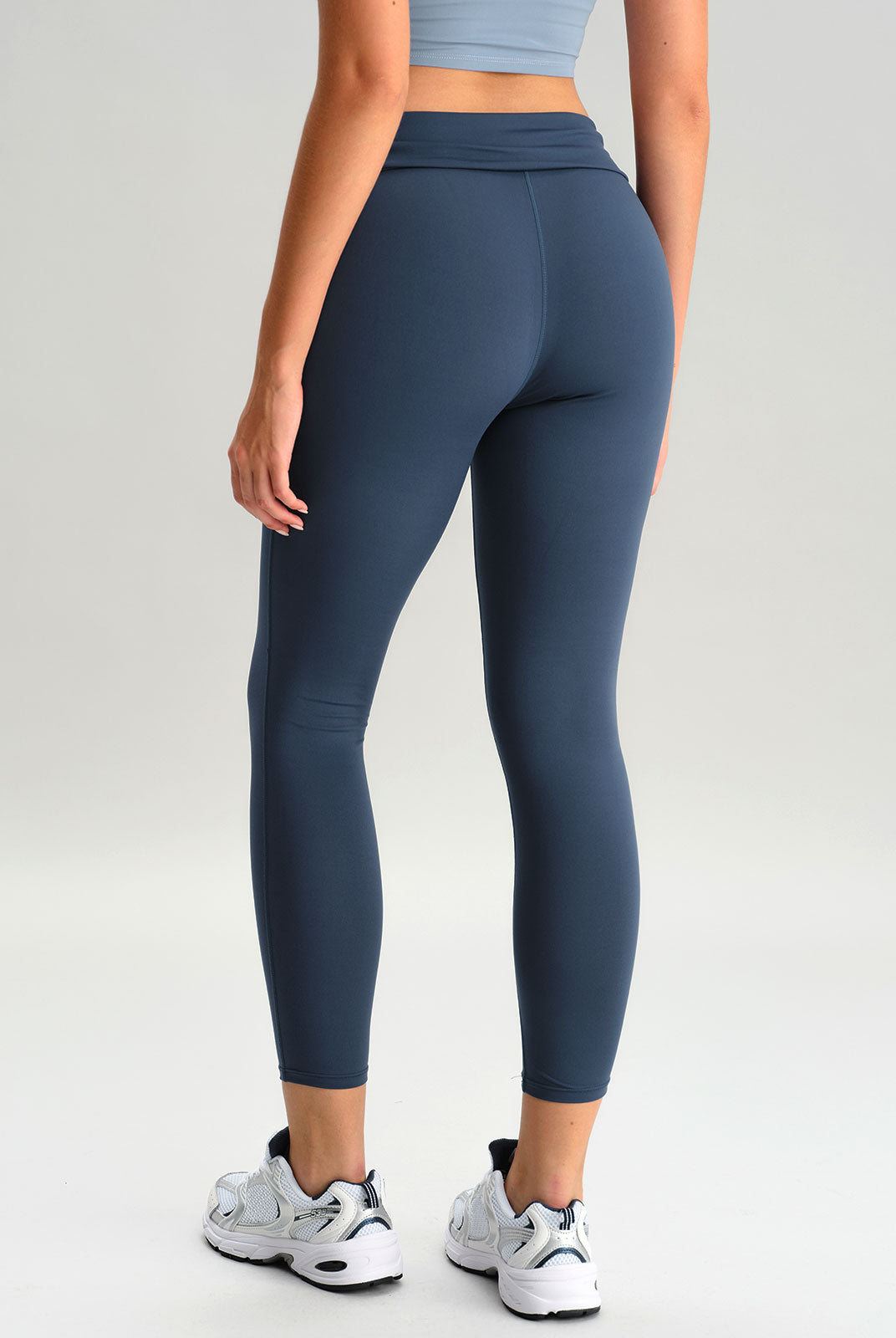 Women's Knitted Polyester Leggings Sustainable Yoga Bottoms - BERLOOK