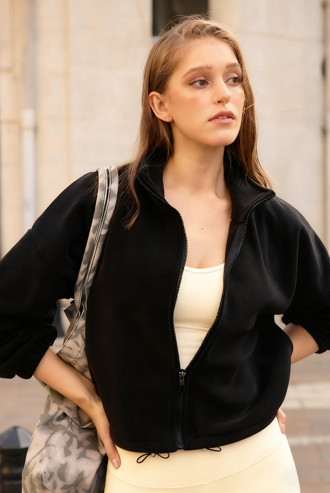 Women's Knitted Polyester Yoga Jacket Sustainable Yoga Tops - BERLOOK
